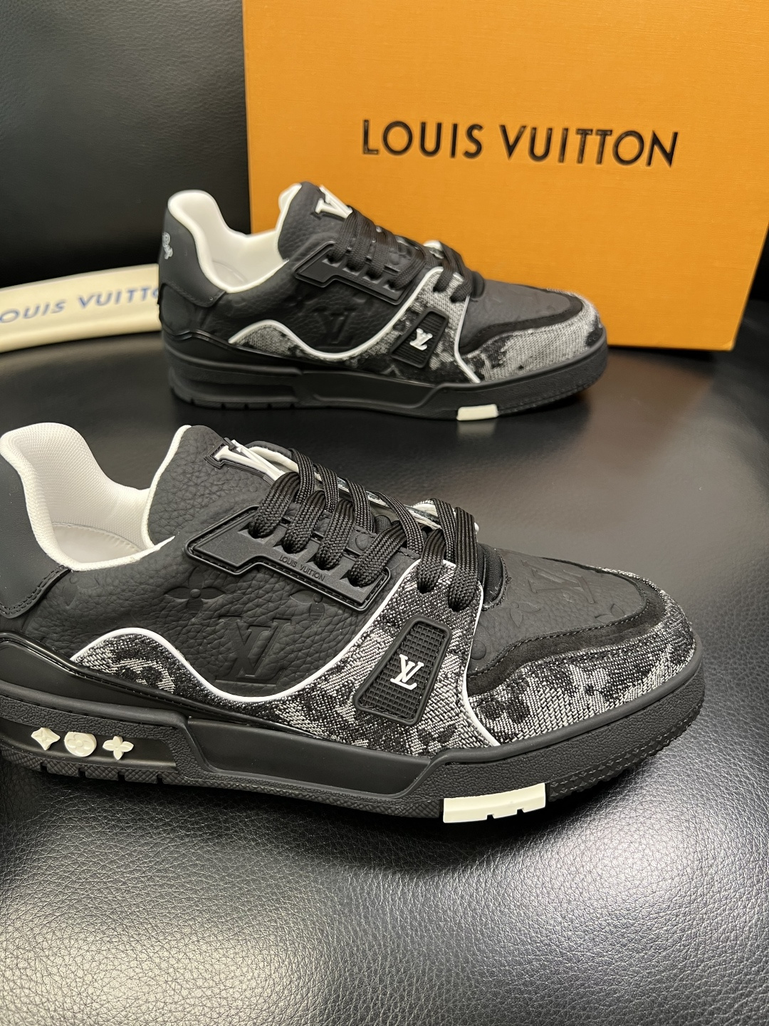 LV shoe
