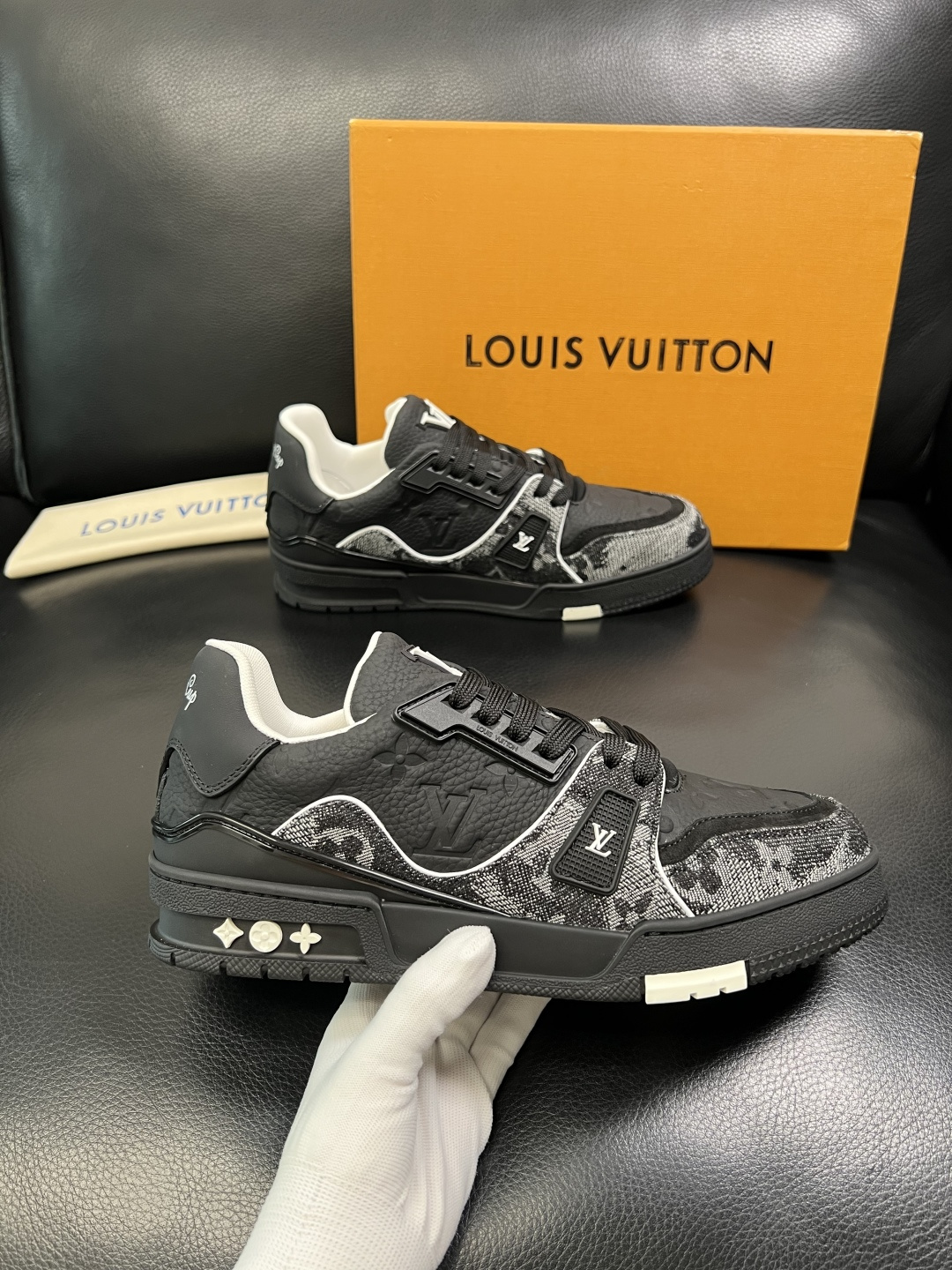 LV shoe