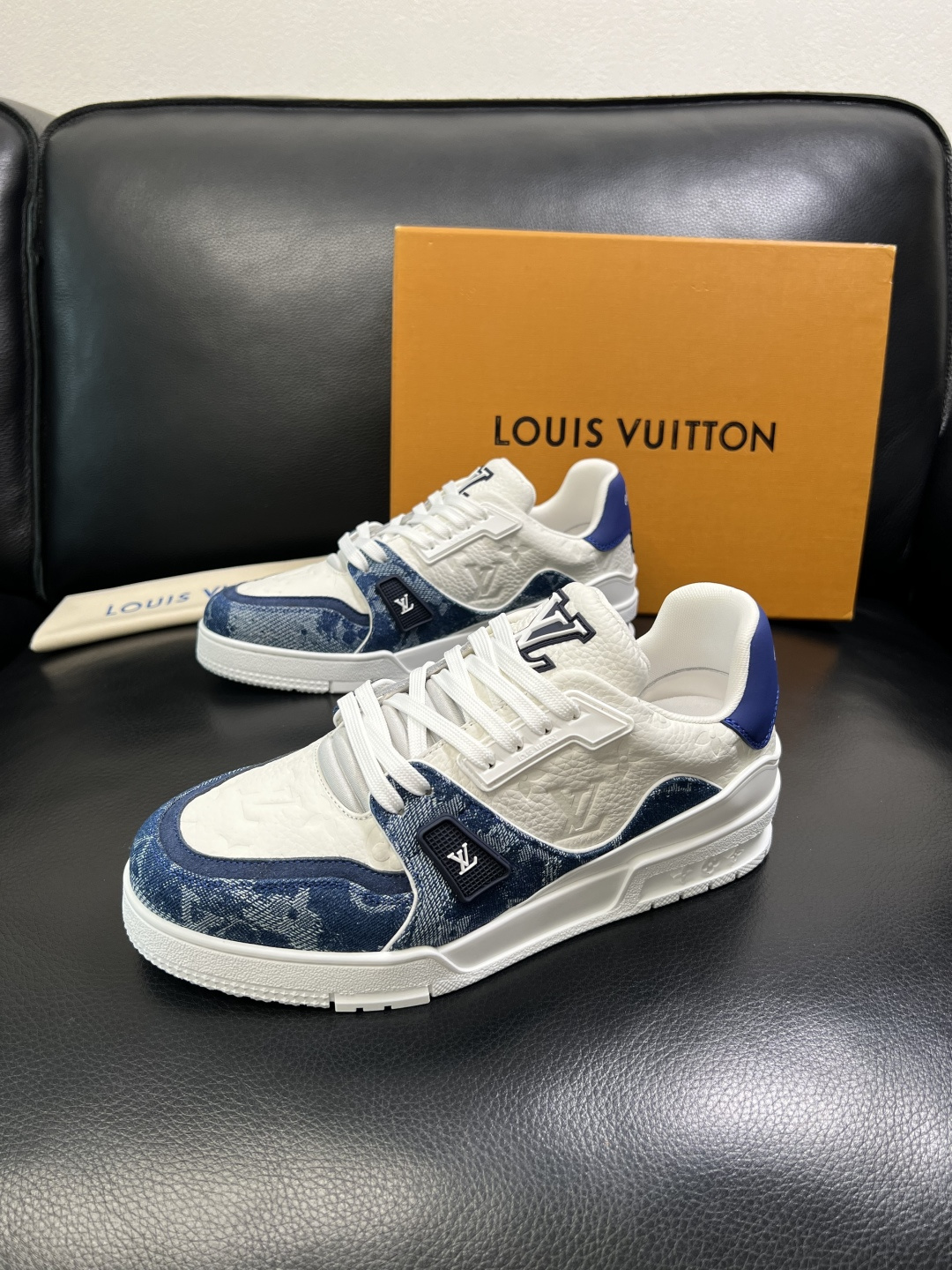 LV shoe
