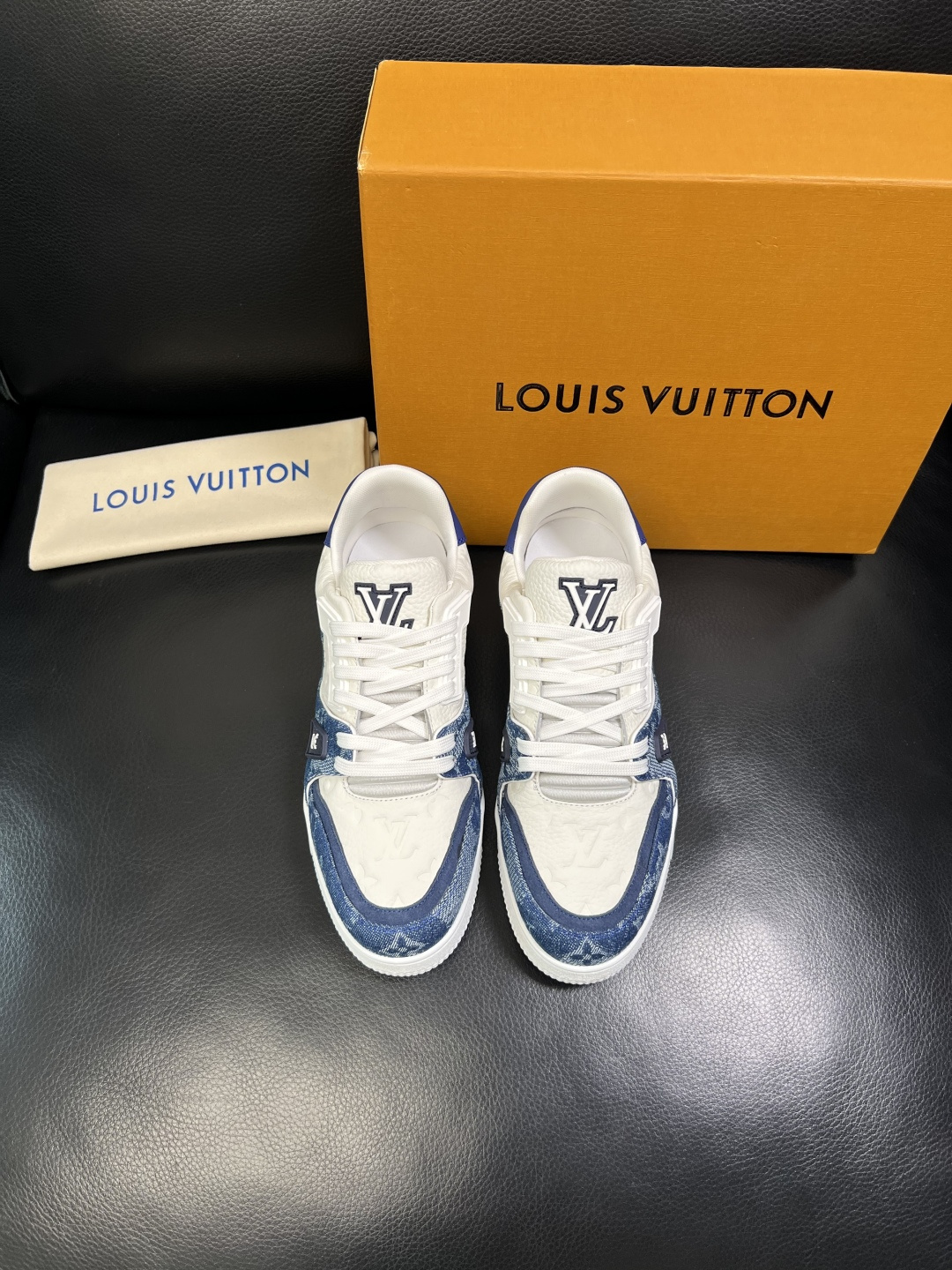 LV shoe