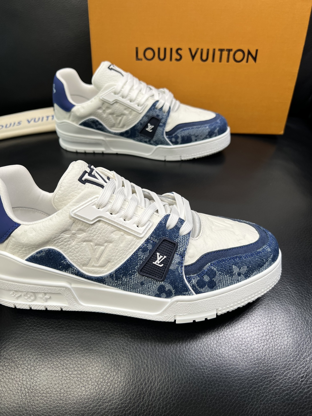 LV shoe