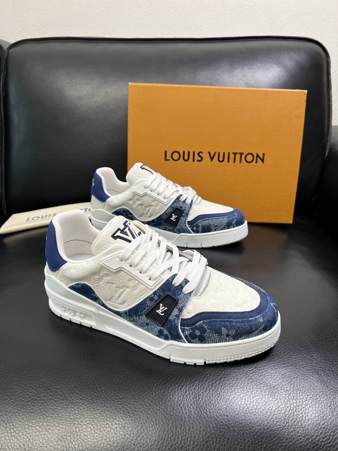 LV shoe