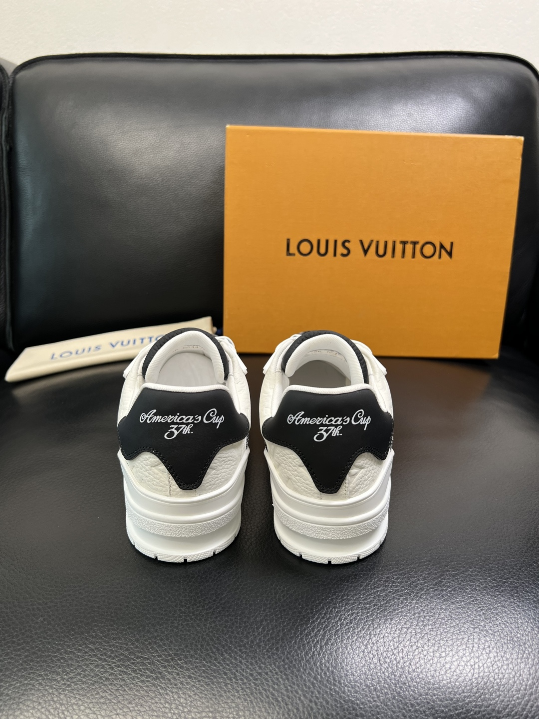 LV shoe