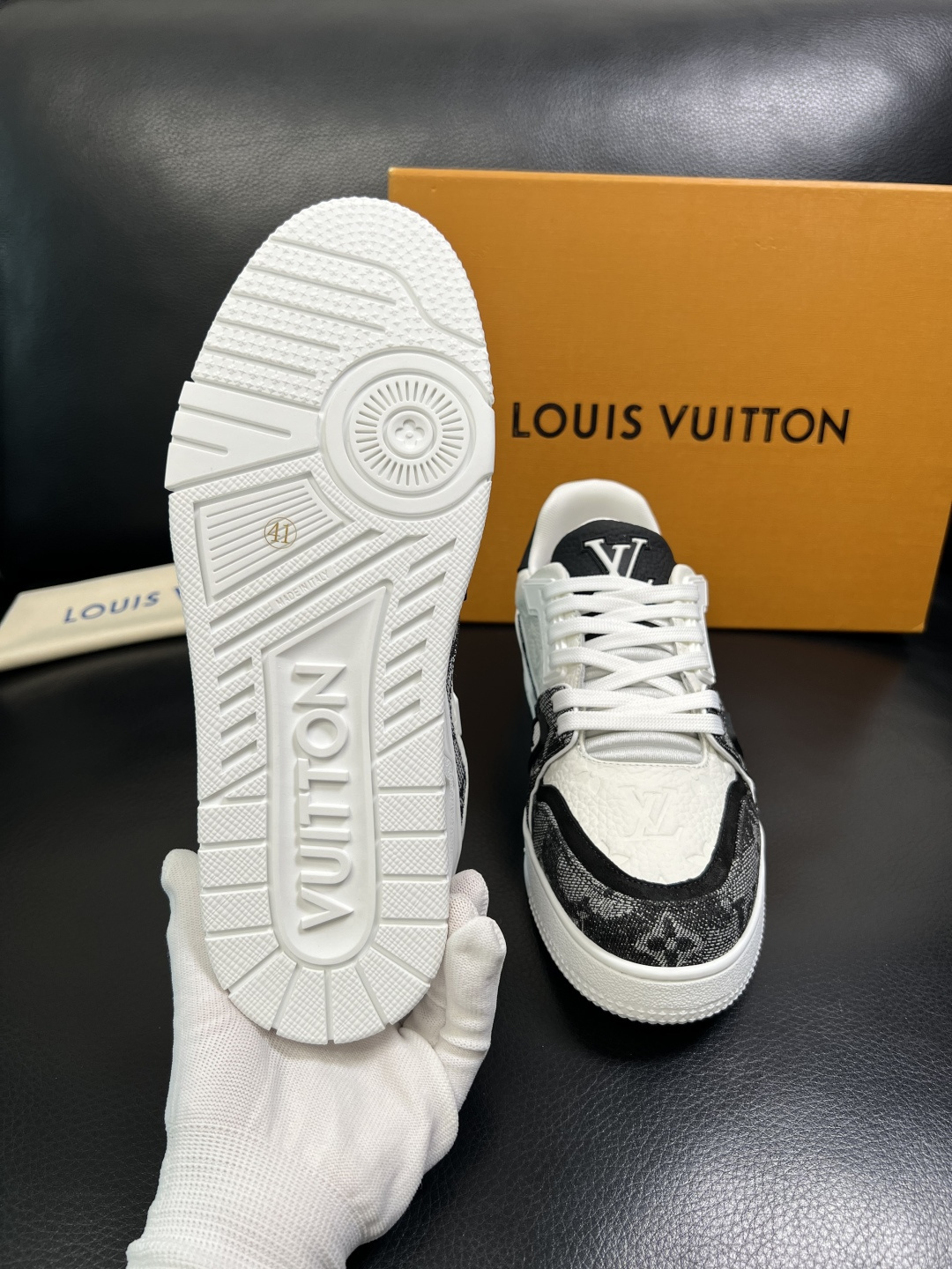 LV shoe