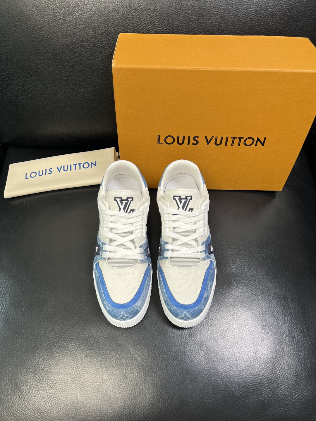 LV shoe