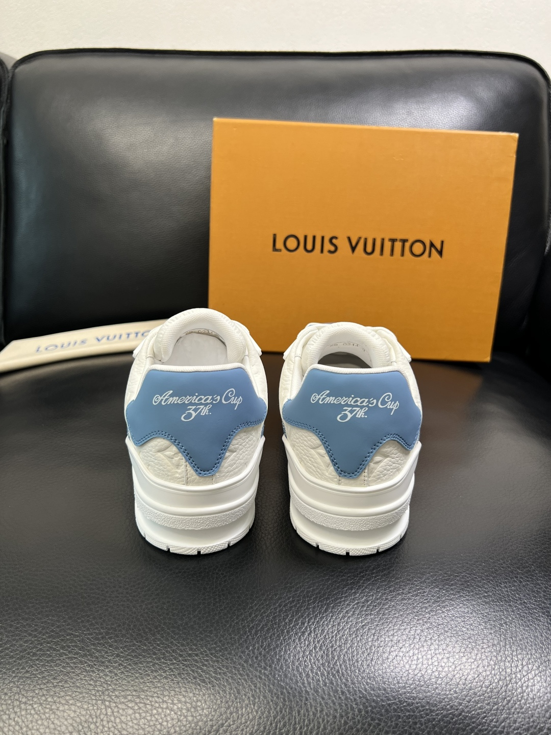 LV shoe
