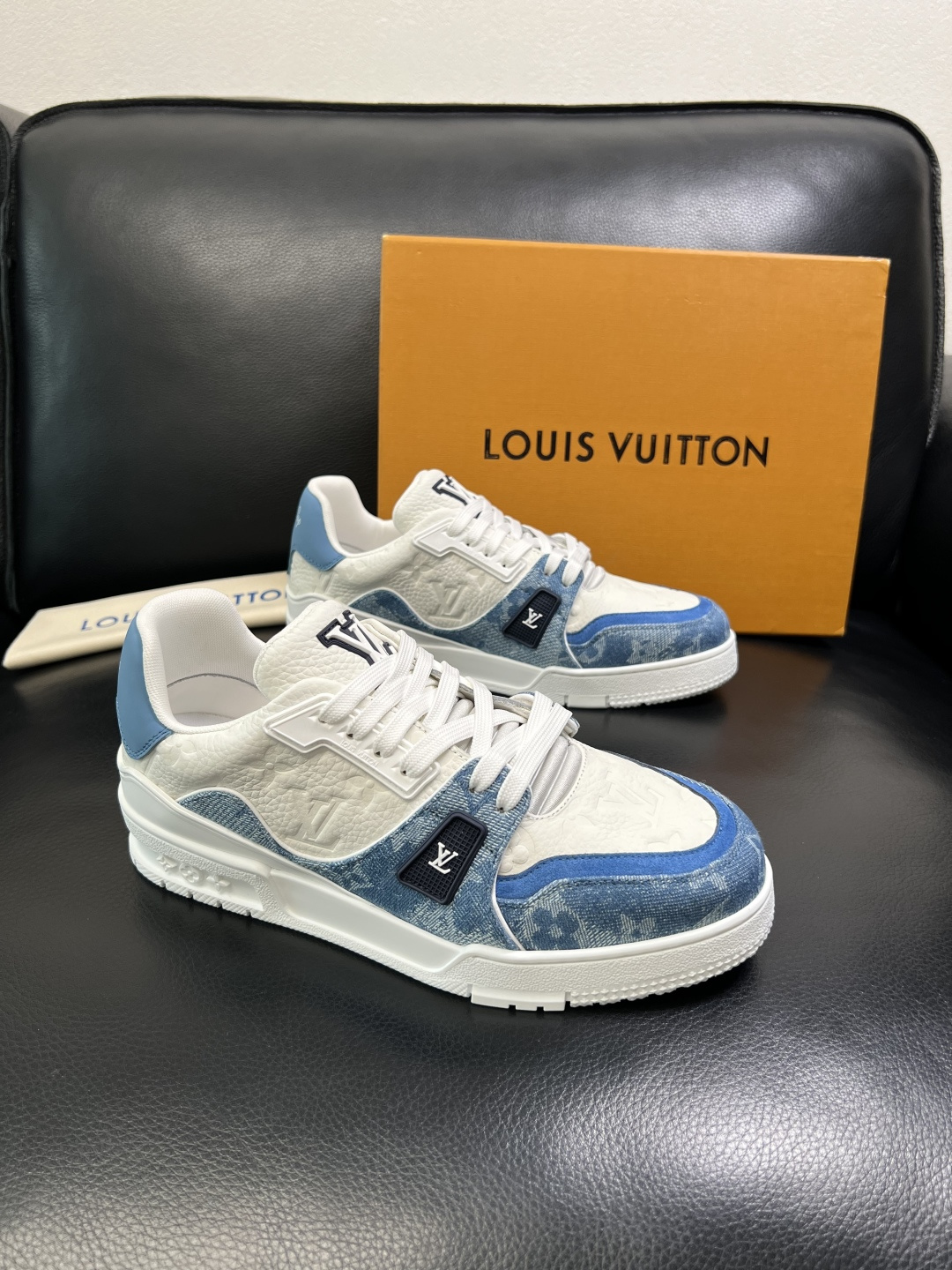 LV shoe