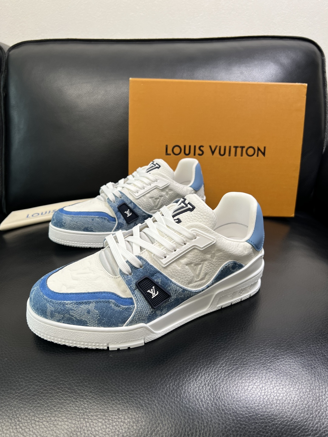 LV shoe