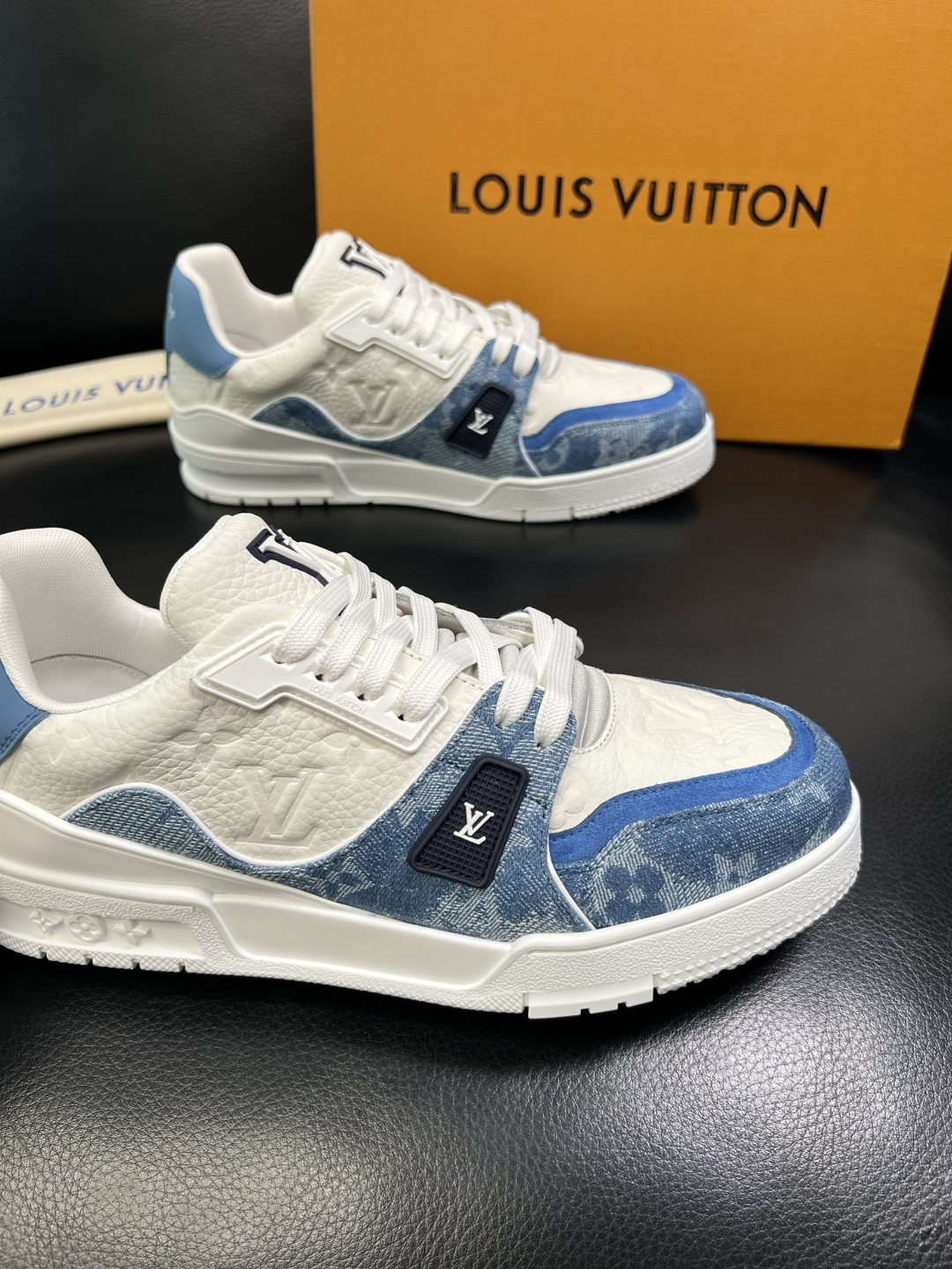 LV shoe