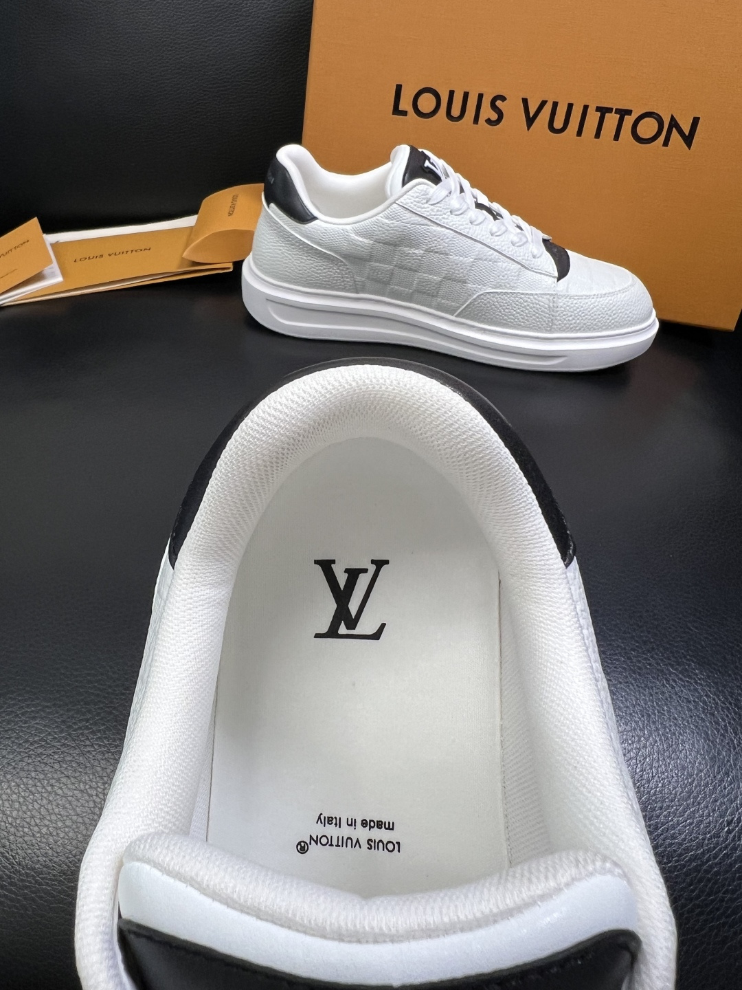 LV shoe