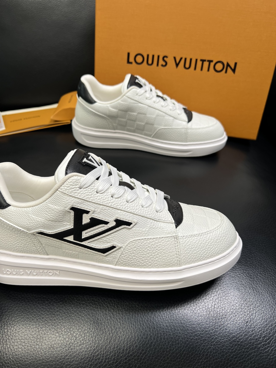 LV shoe