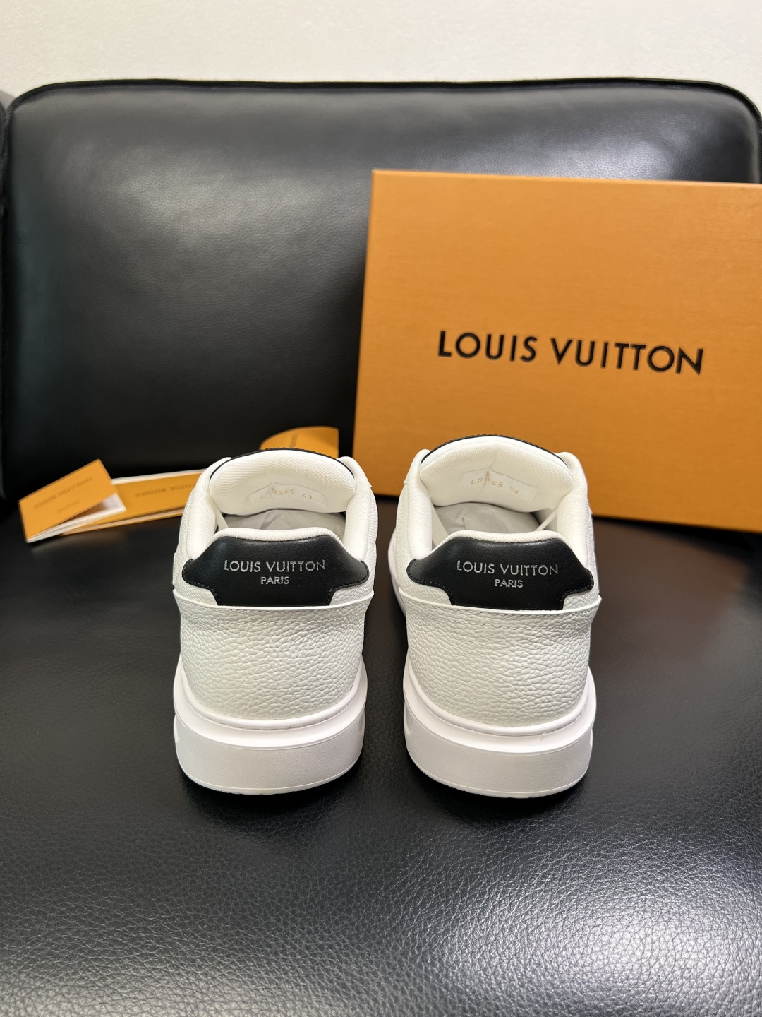 LV shoe