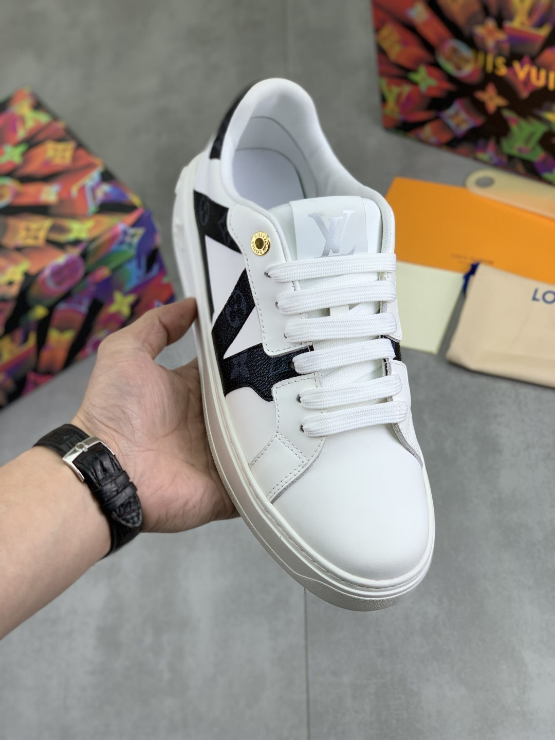 LV shoe