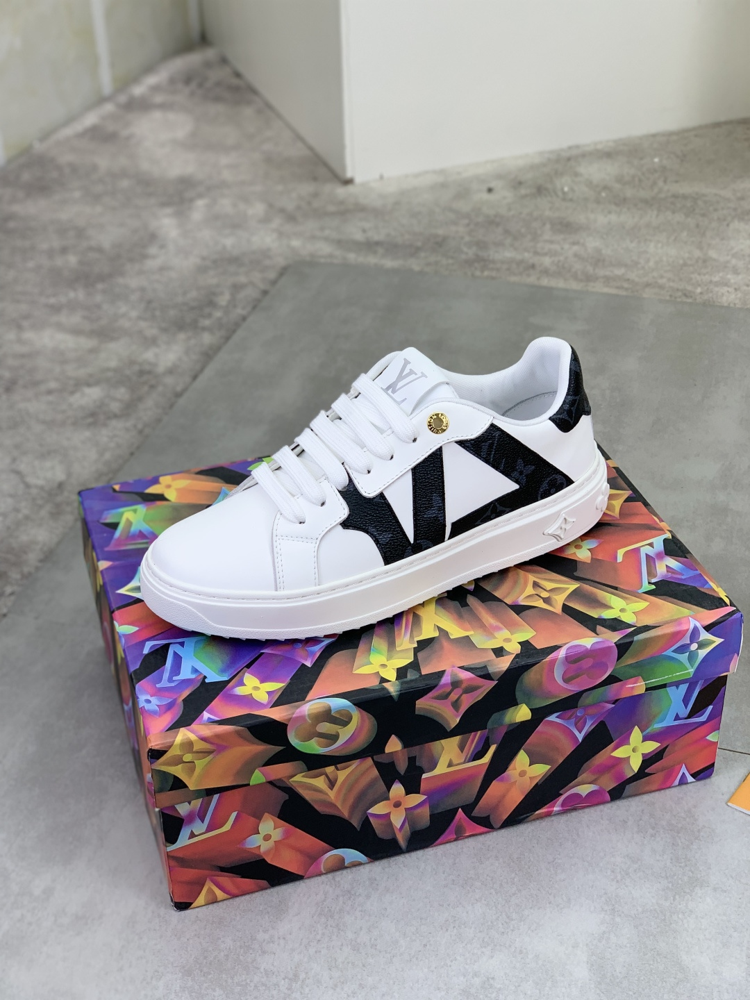 LV shoe