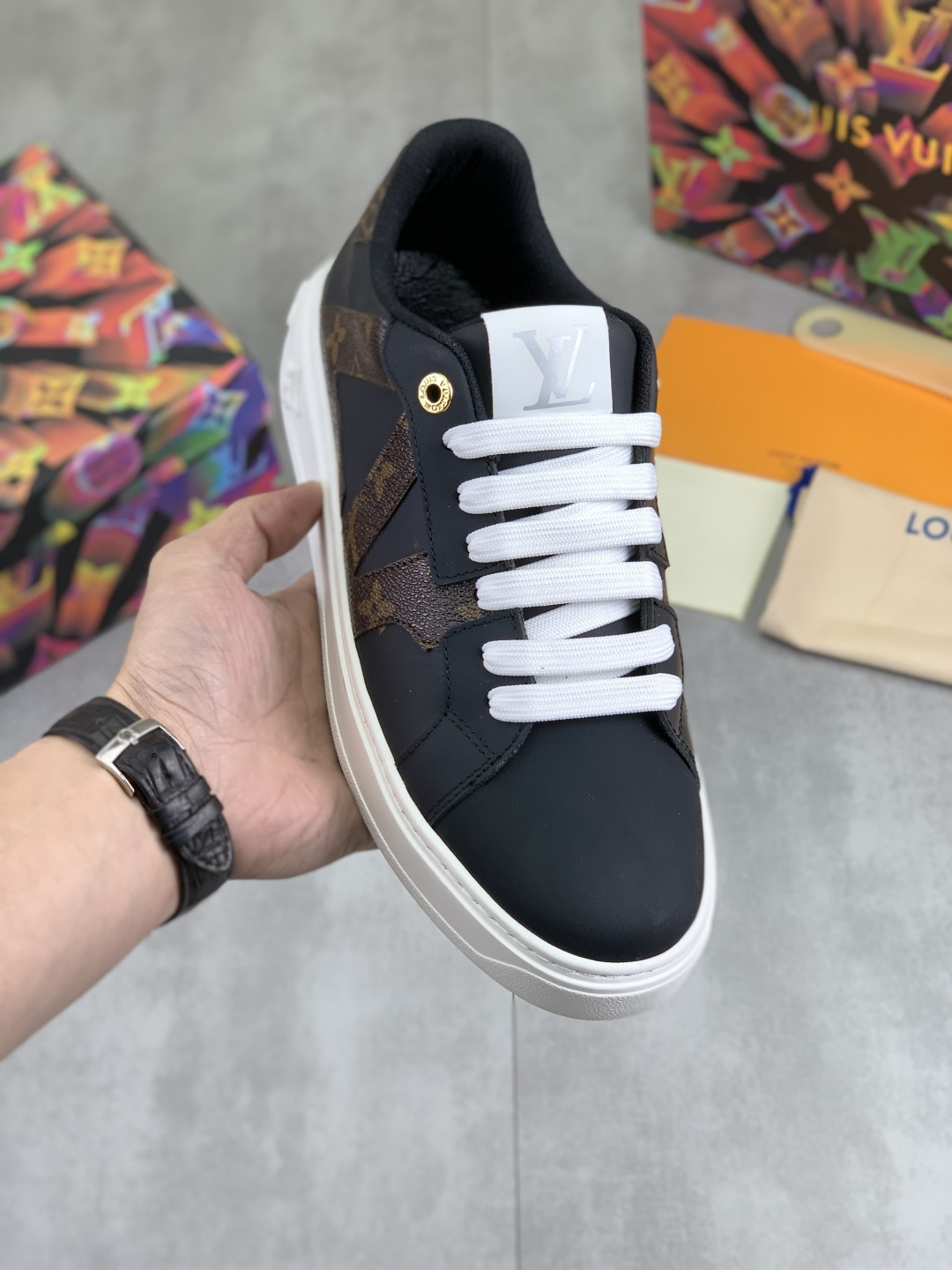 LV shoe