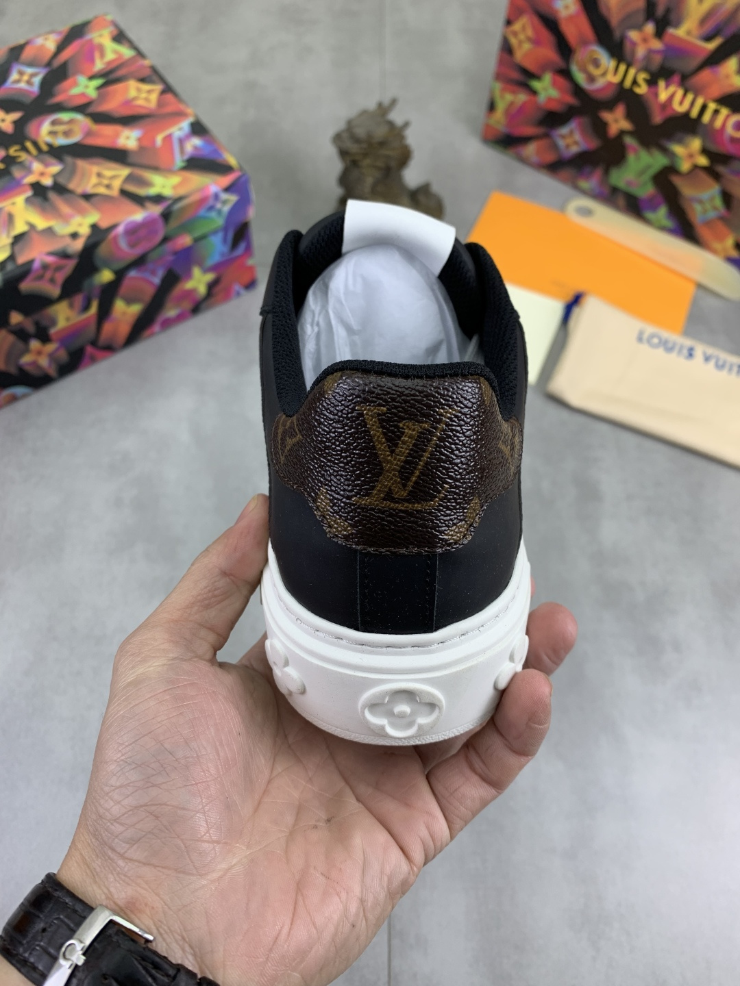 LV shoe