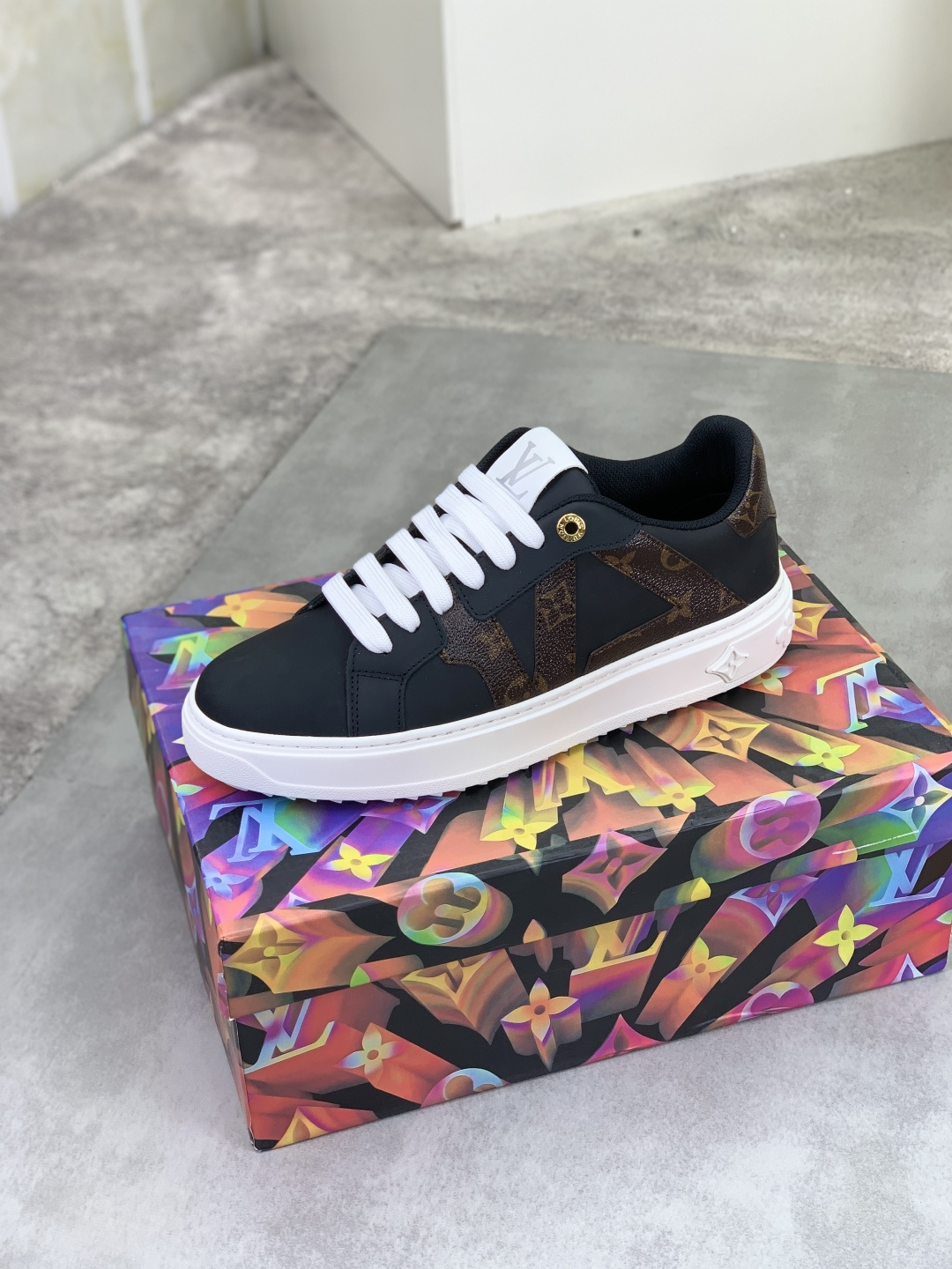 LV shoe