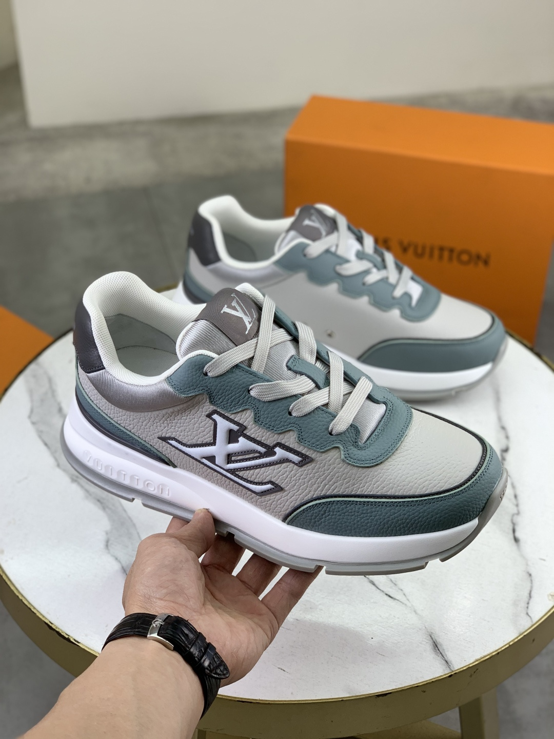 LV shoe