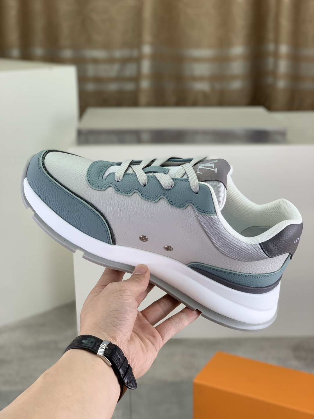LV shoe