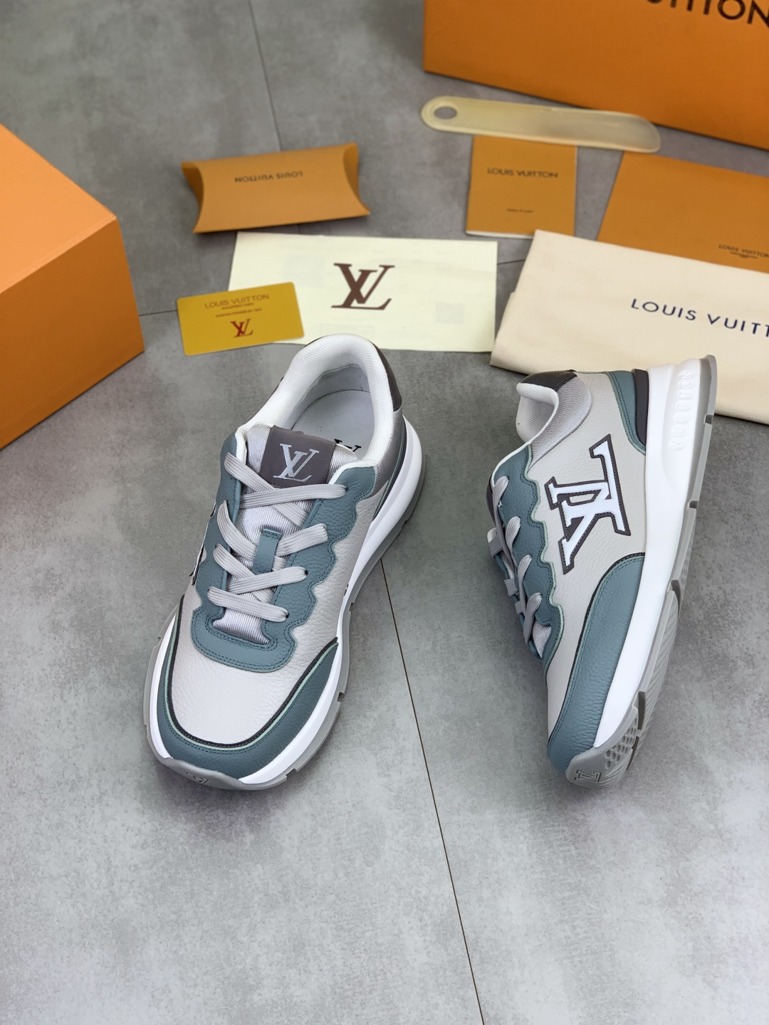 LV shoe