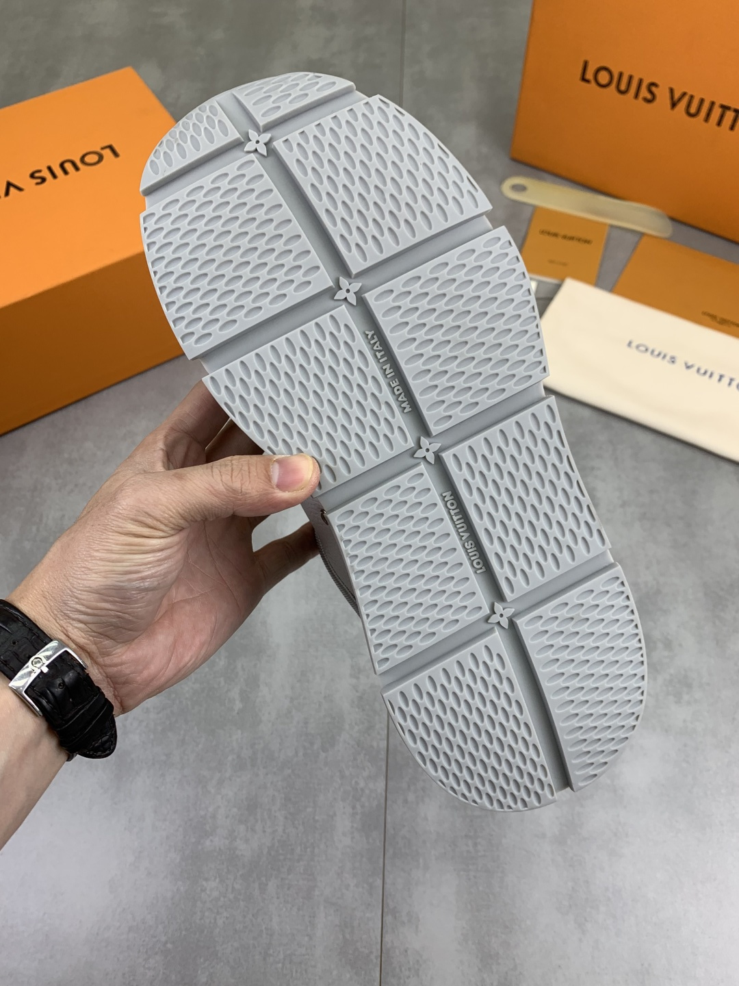 LV shoe