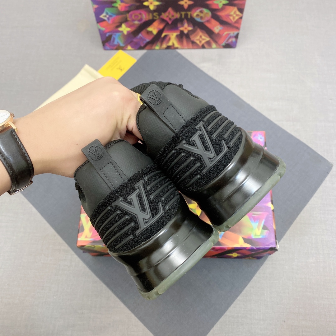 LV shoe