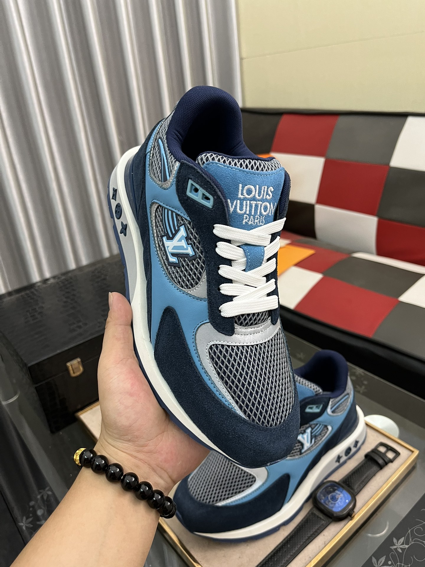 LV shoe