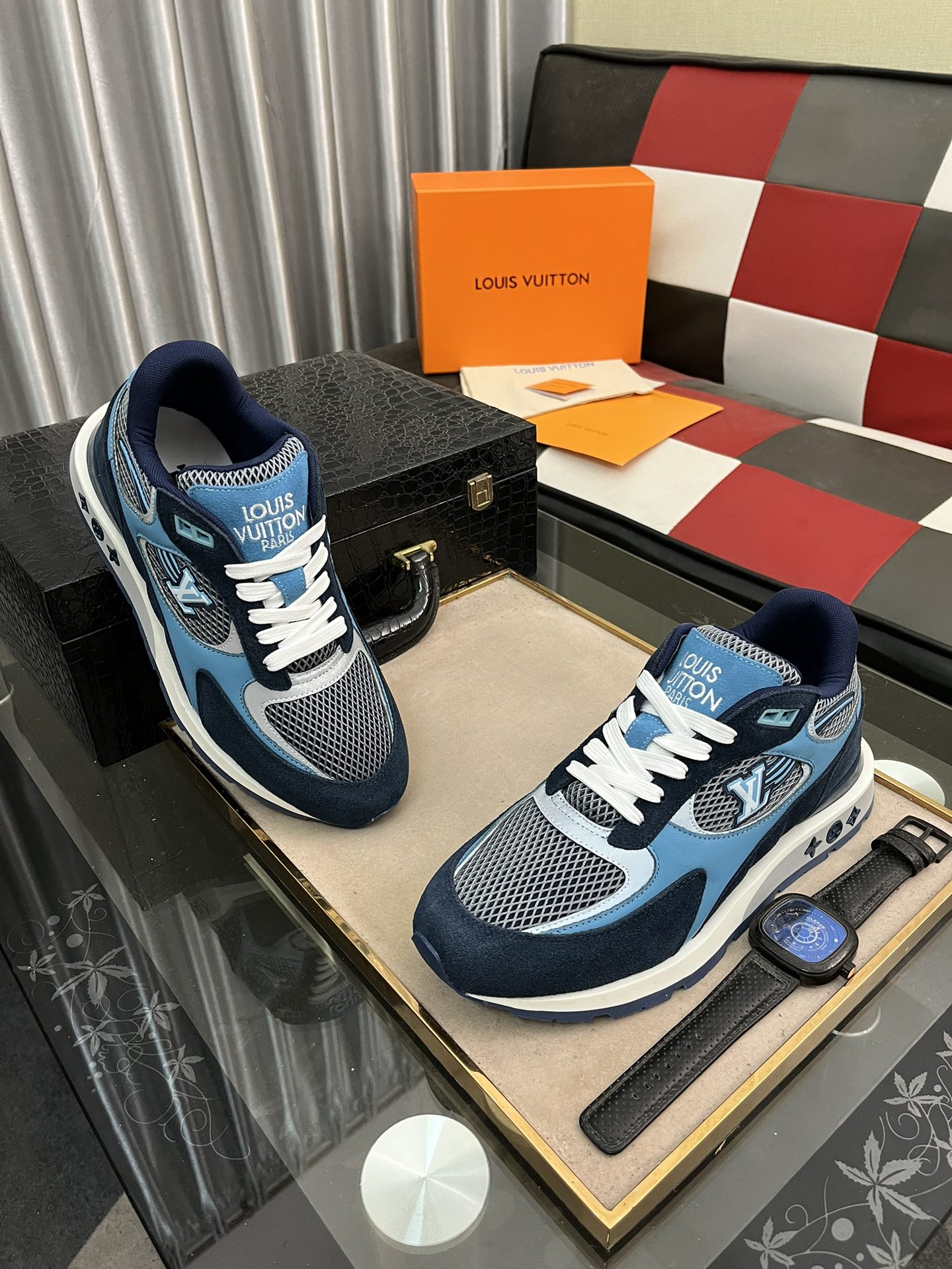 LV shoe