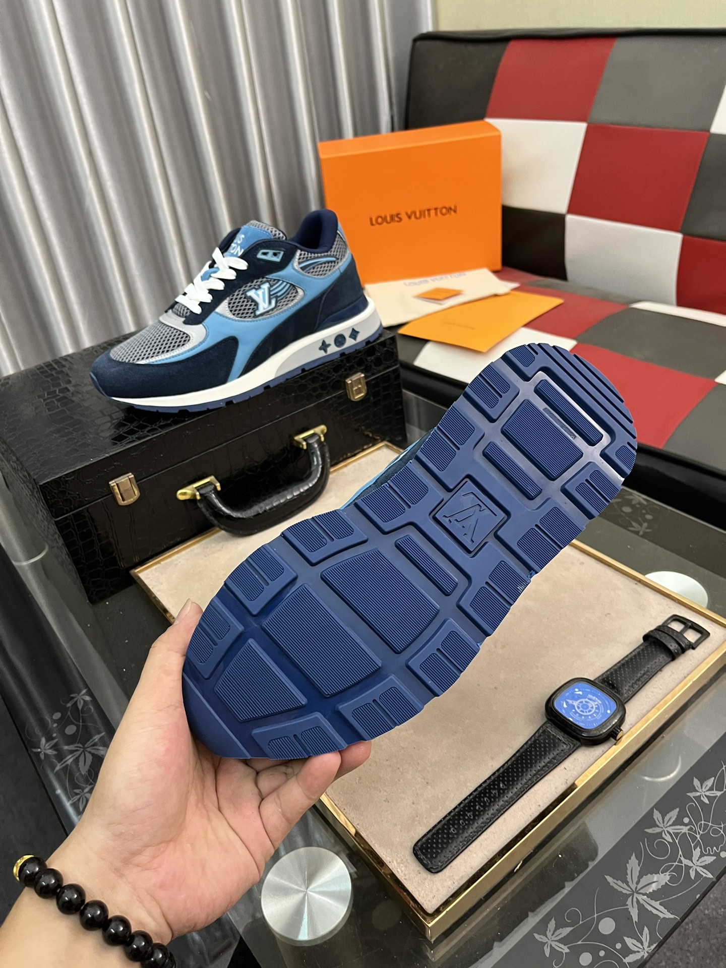 LV shoe