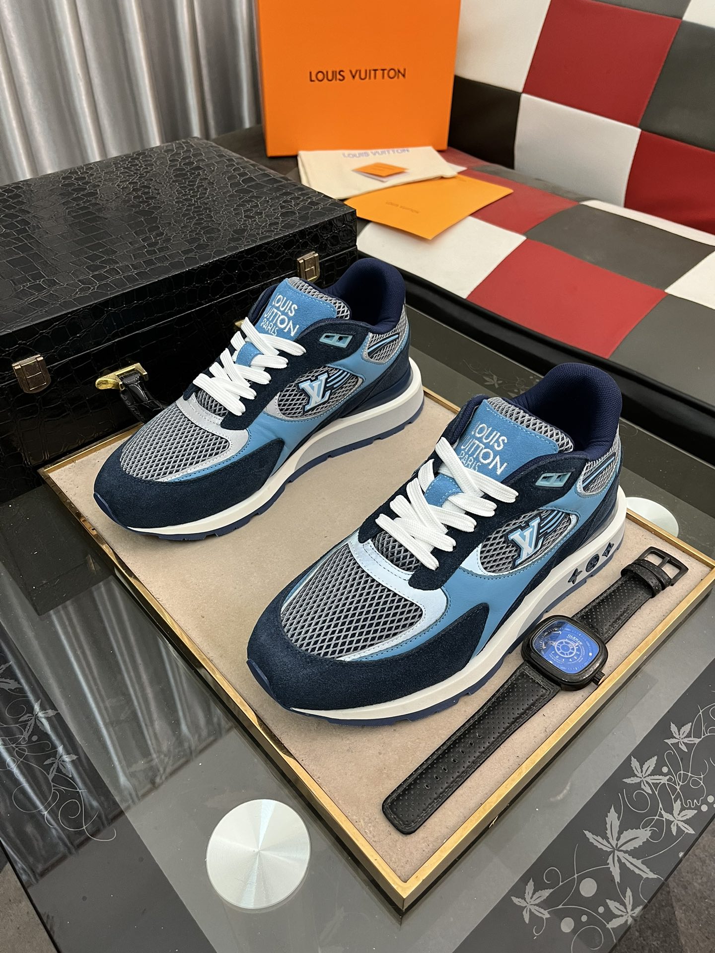 LV shoe