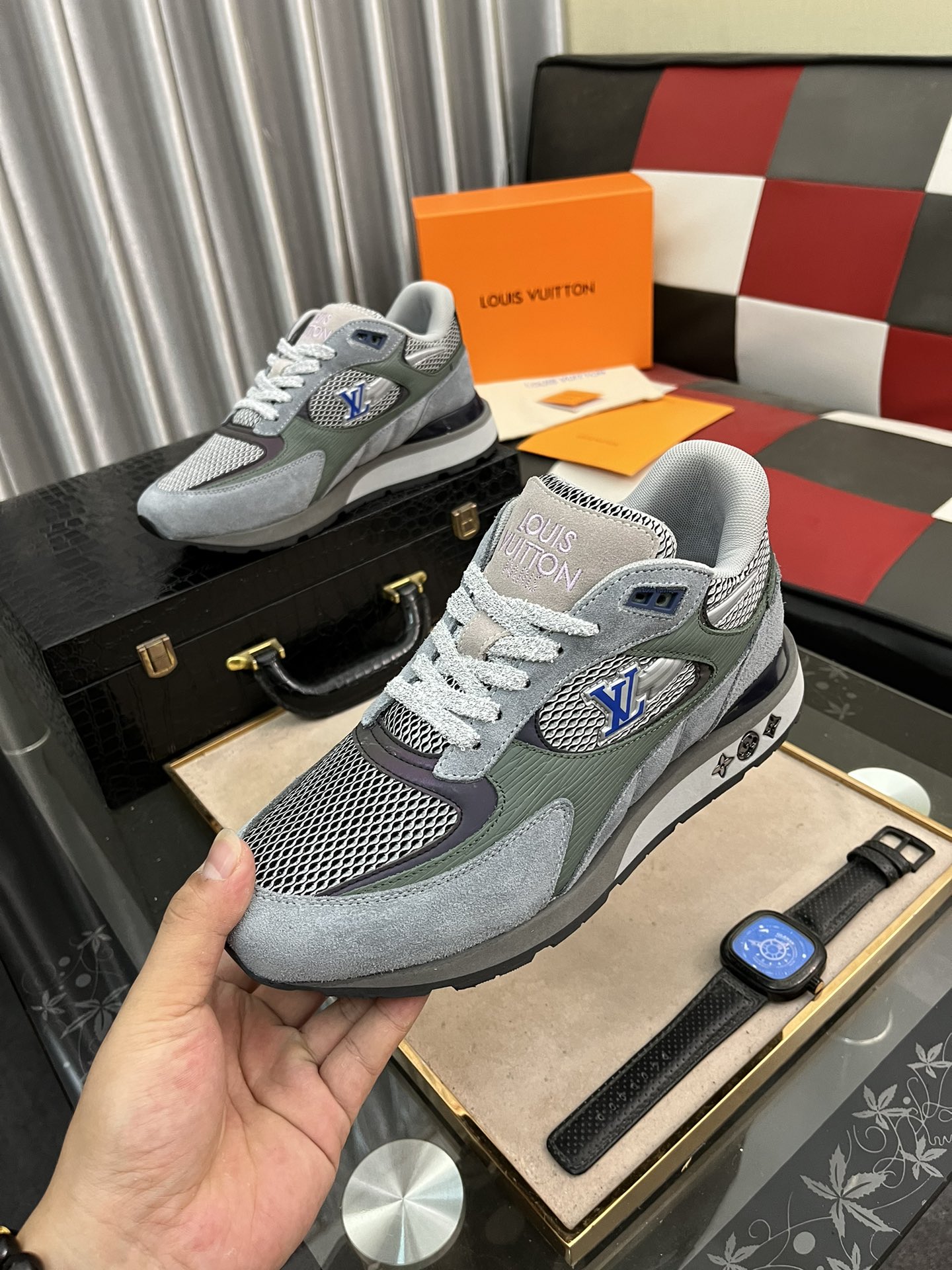 LV shoe