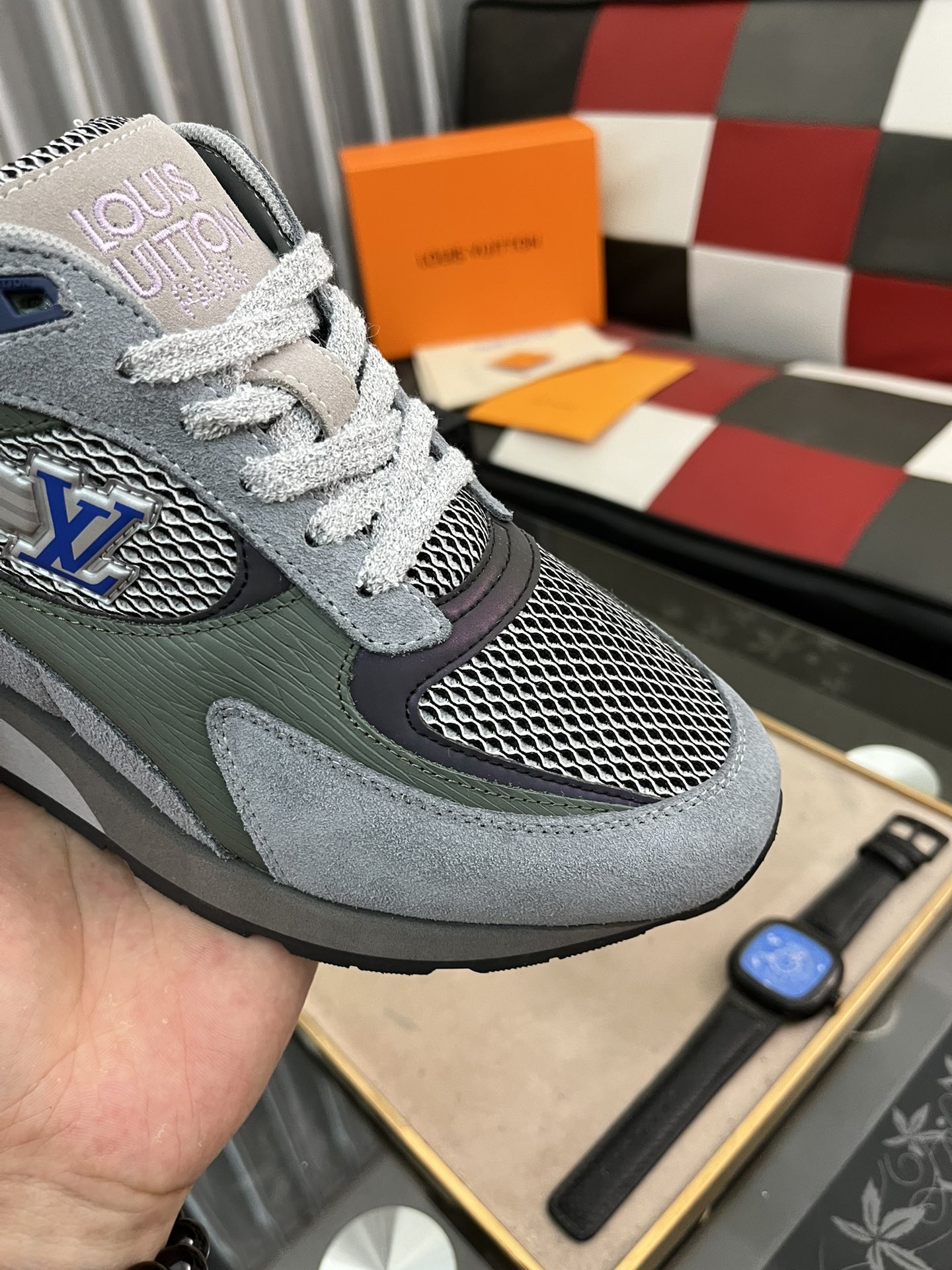 LV shoe
