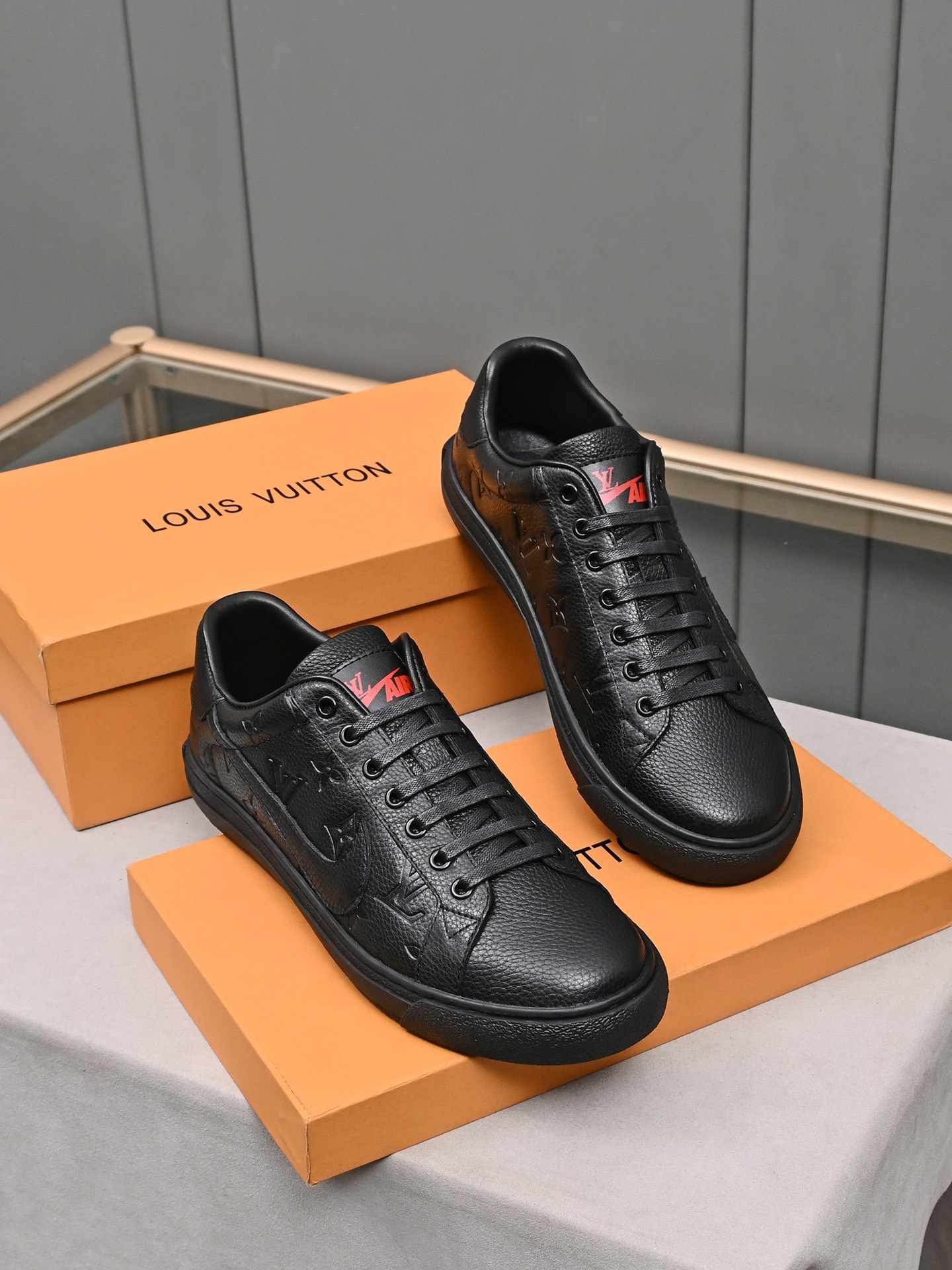 LV shoe