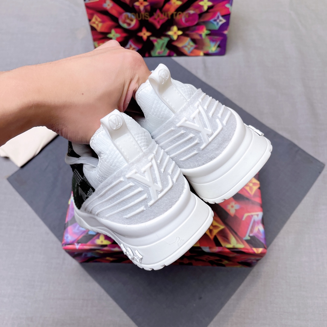 LV shoe