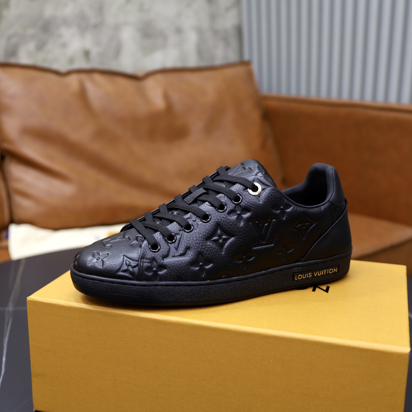 LV shoe