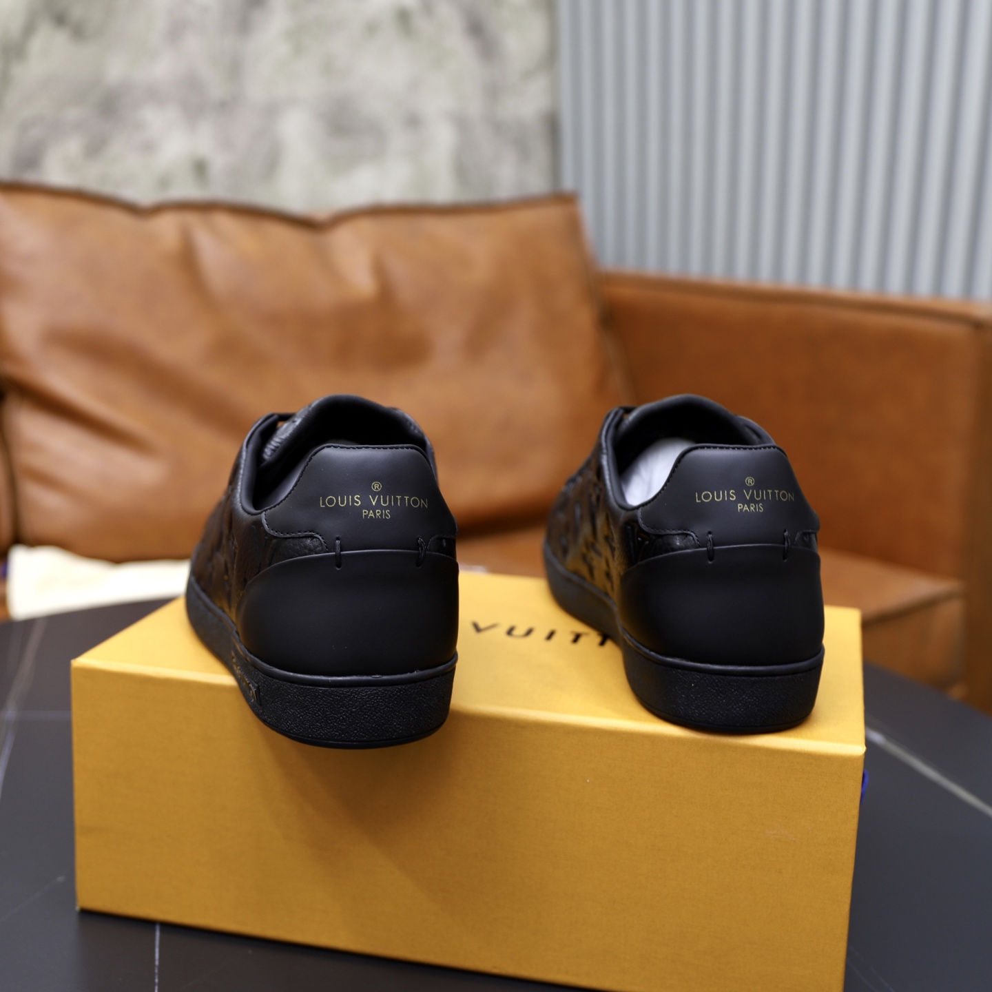LV shoe
