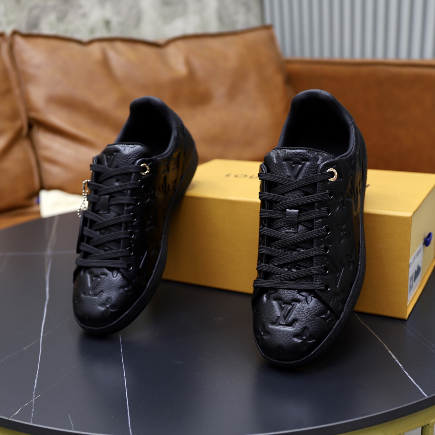 LV shoe