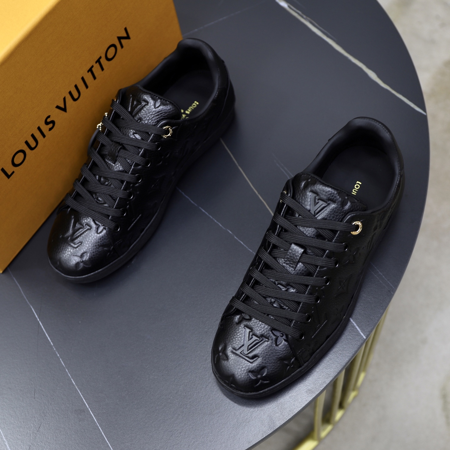LV shoe