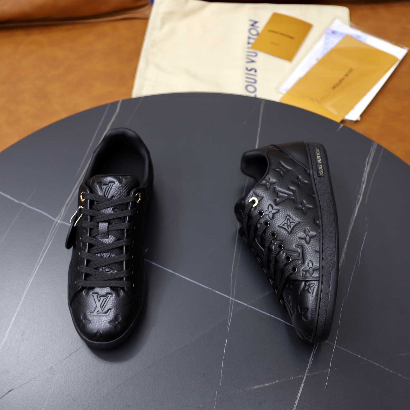LV shoe