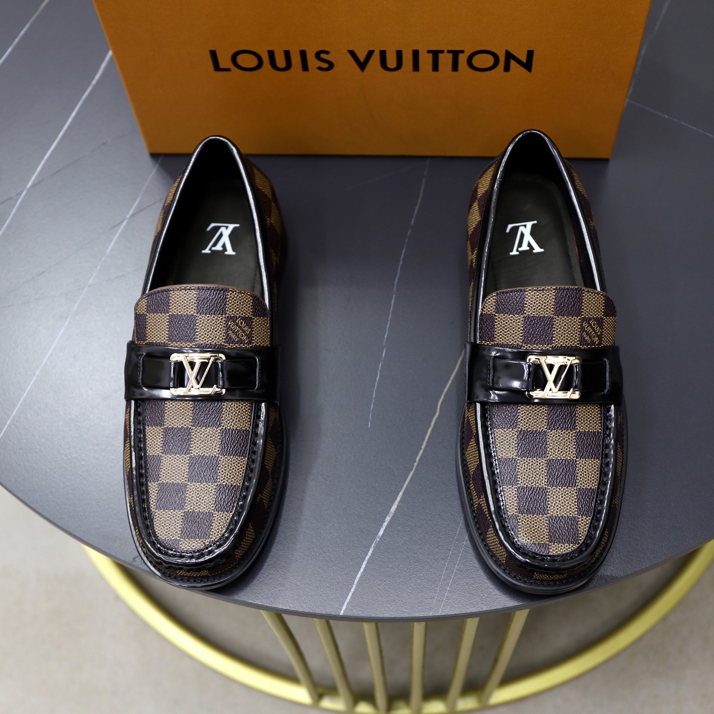 LV shoe