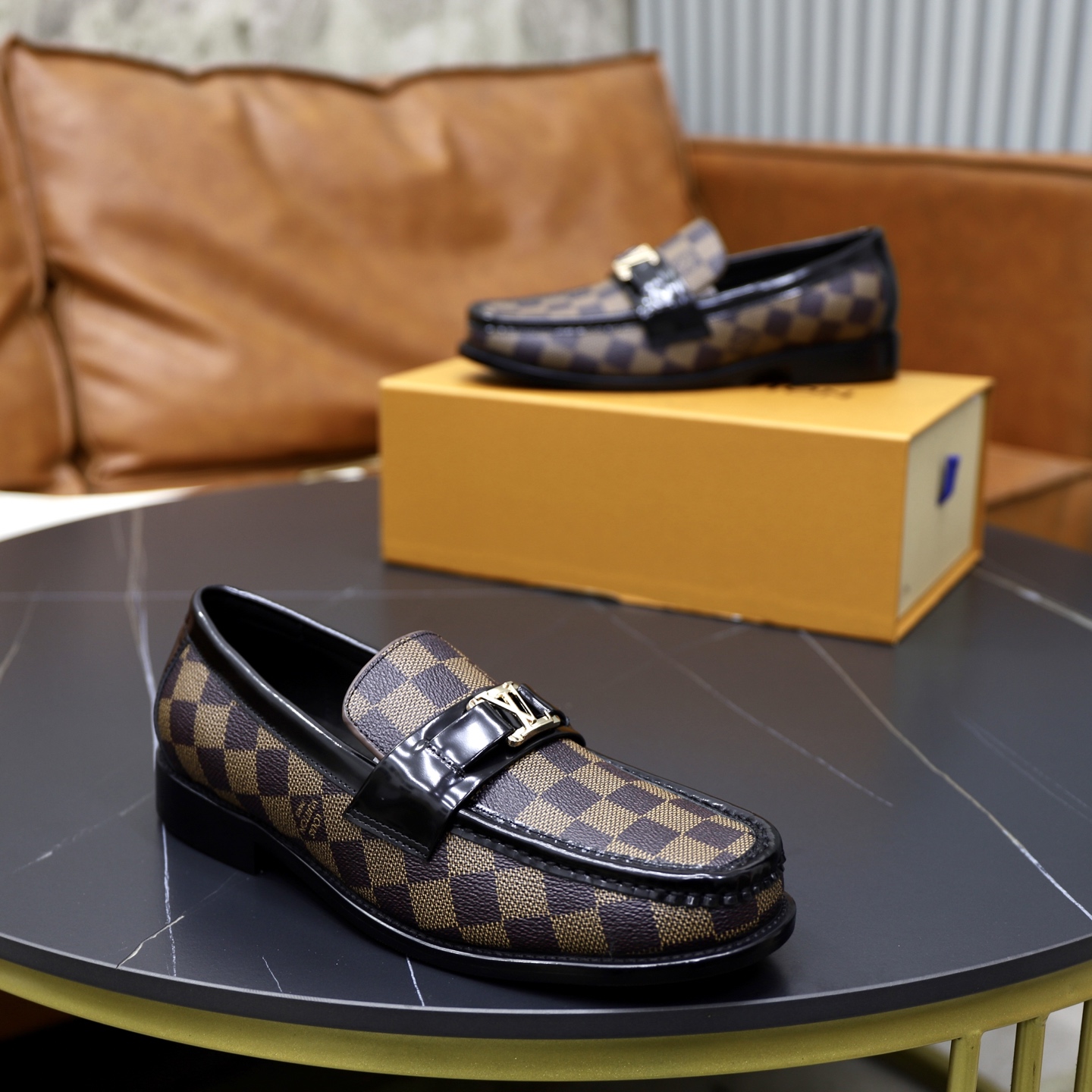 LV shoe