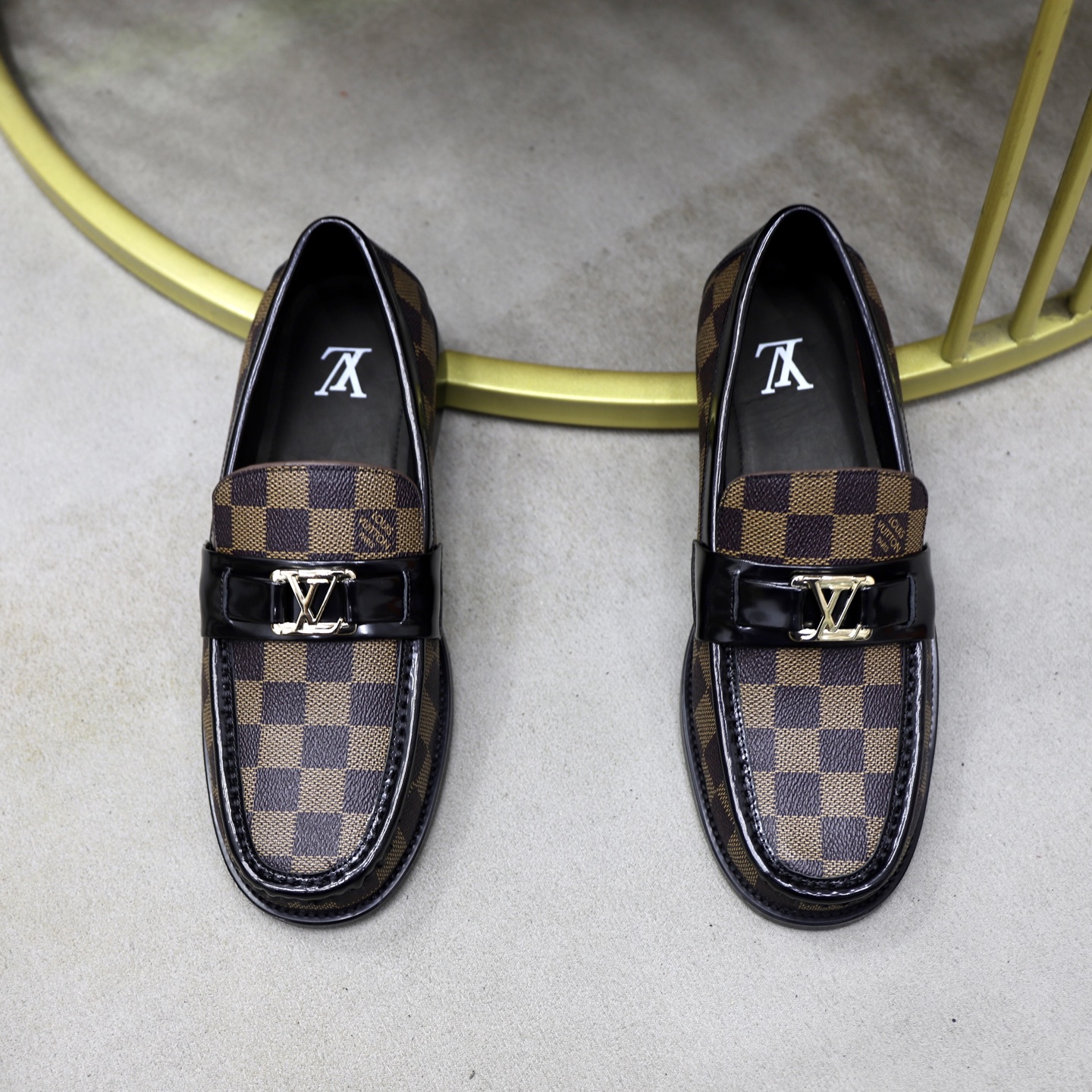 LV shoe