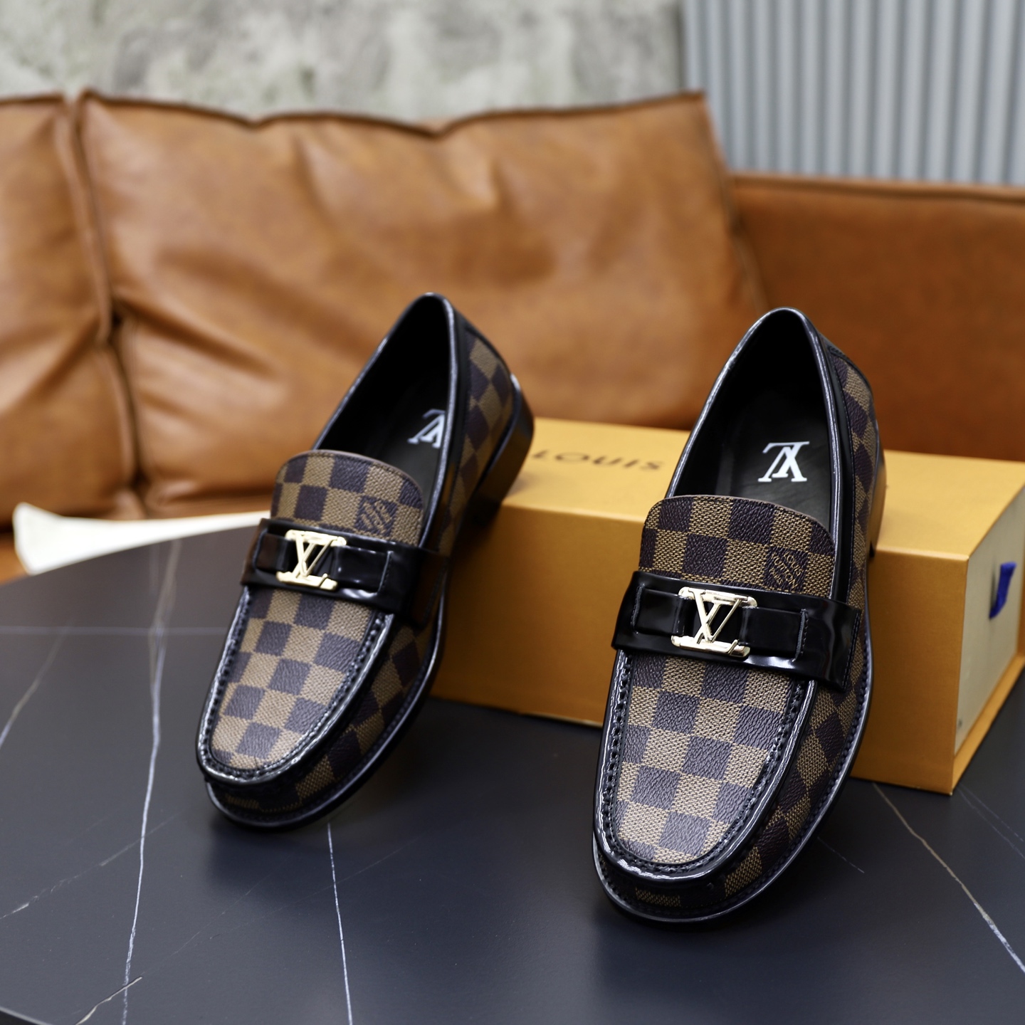 LV shoe