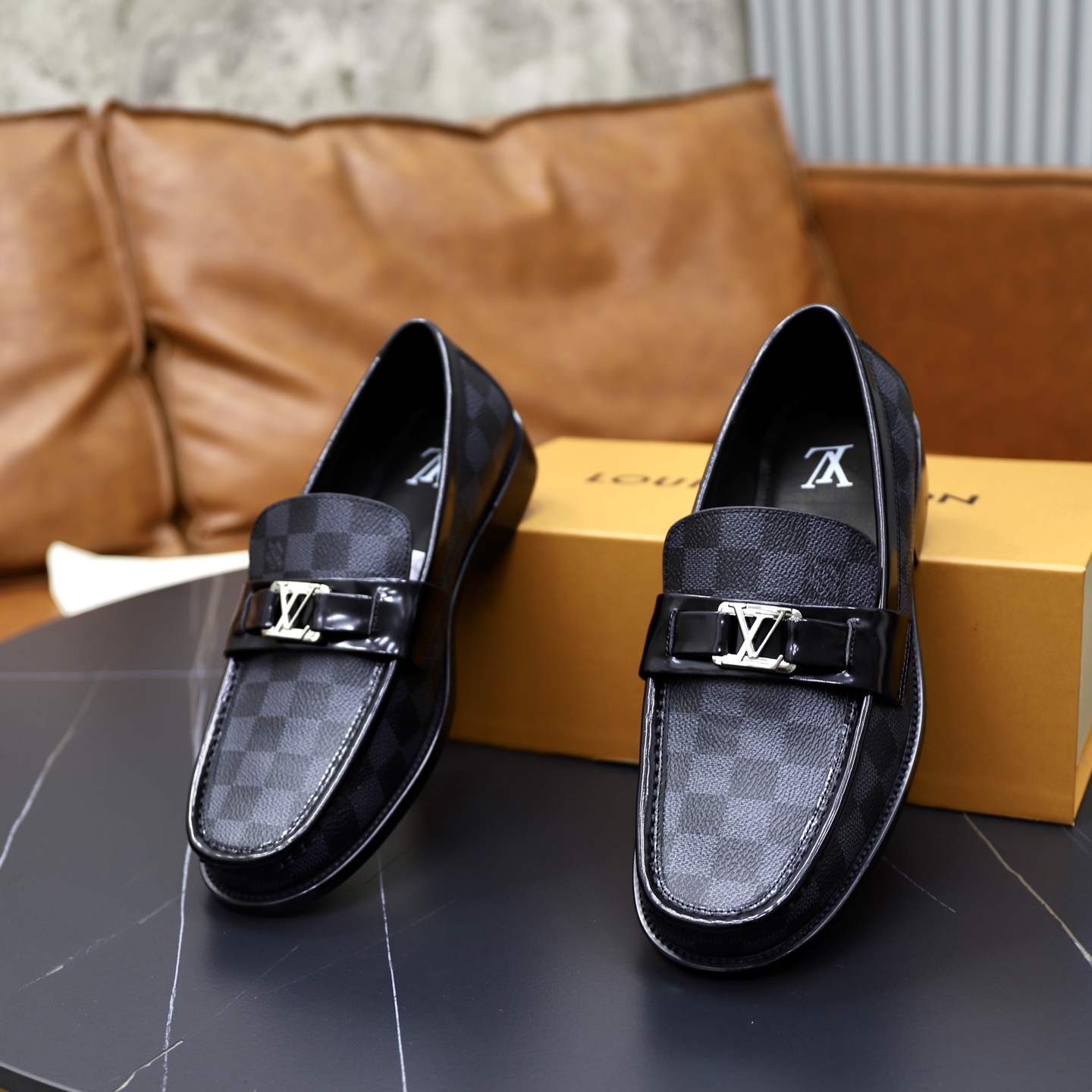 LV shoe