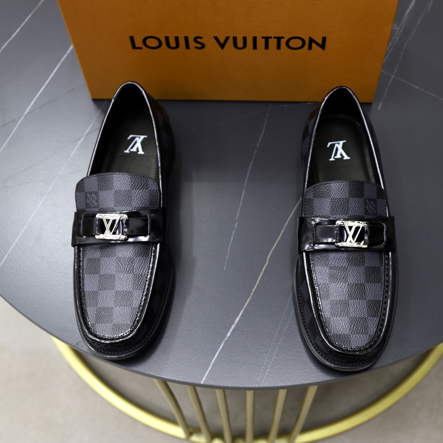 LV shoe