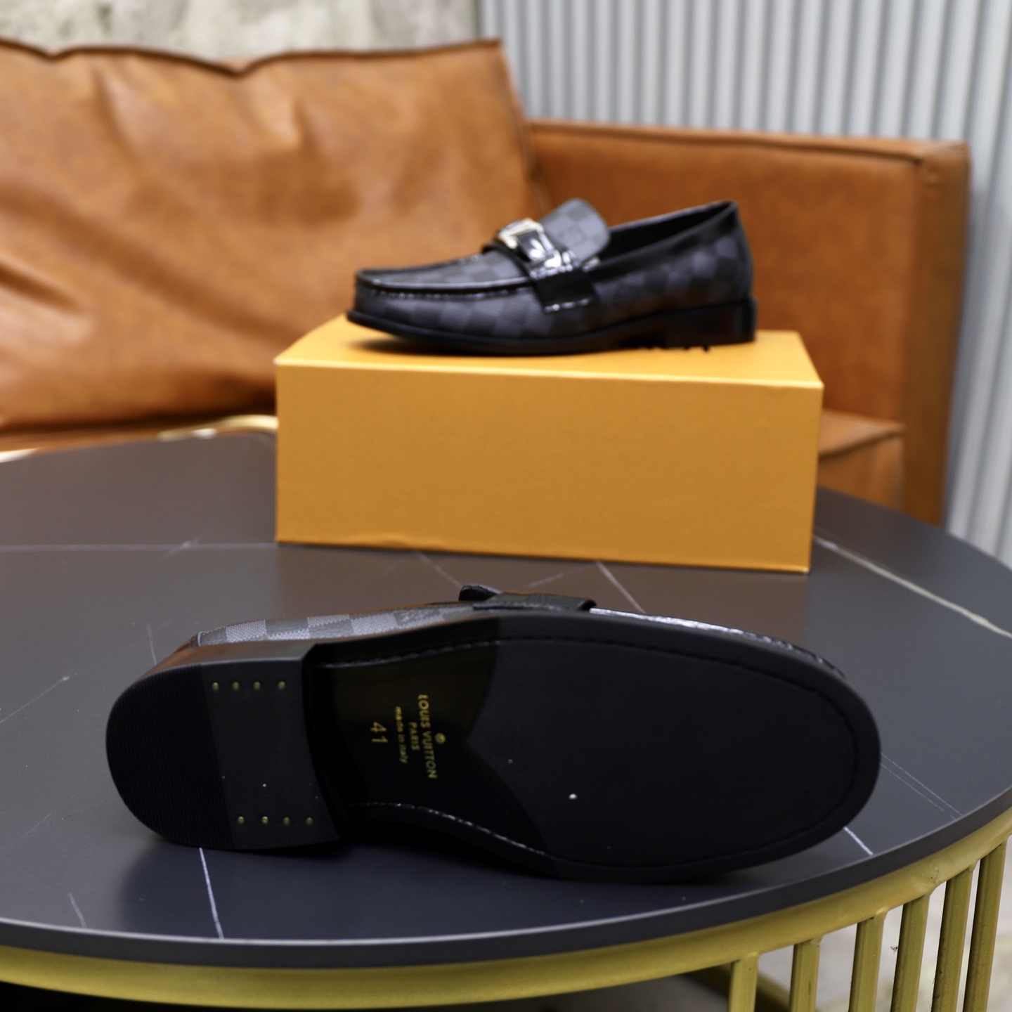 LV shoe