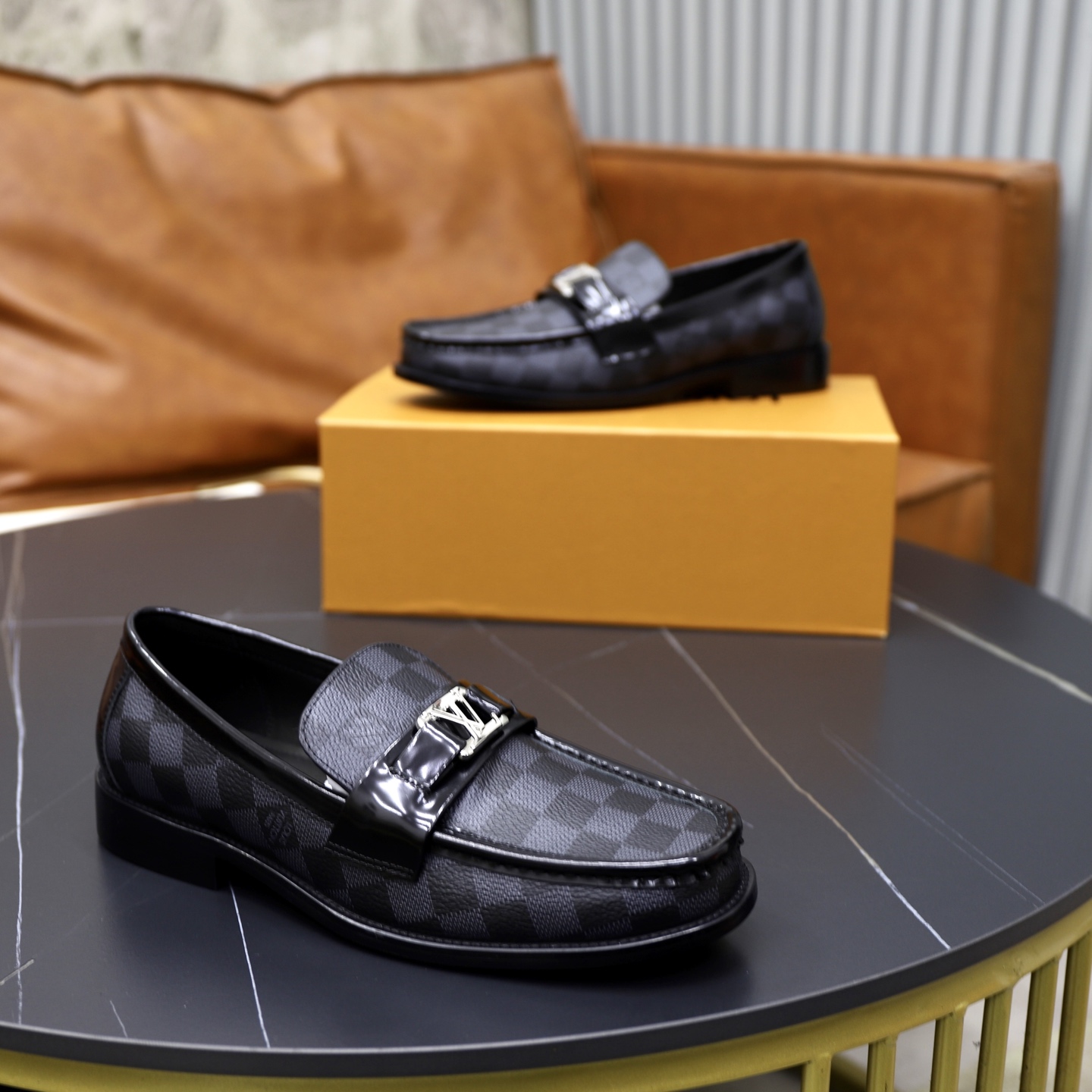 LV shoe