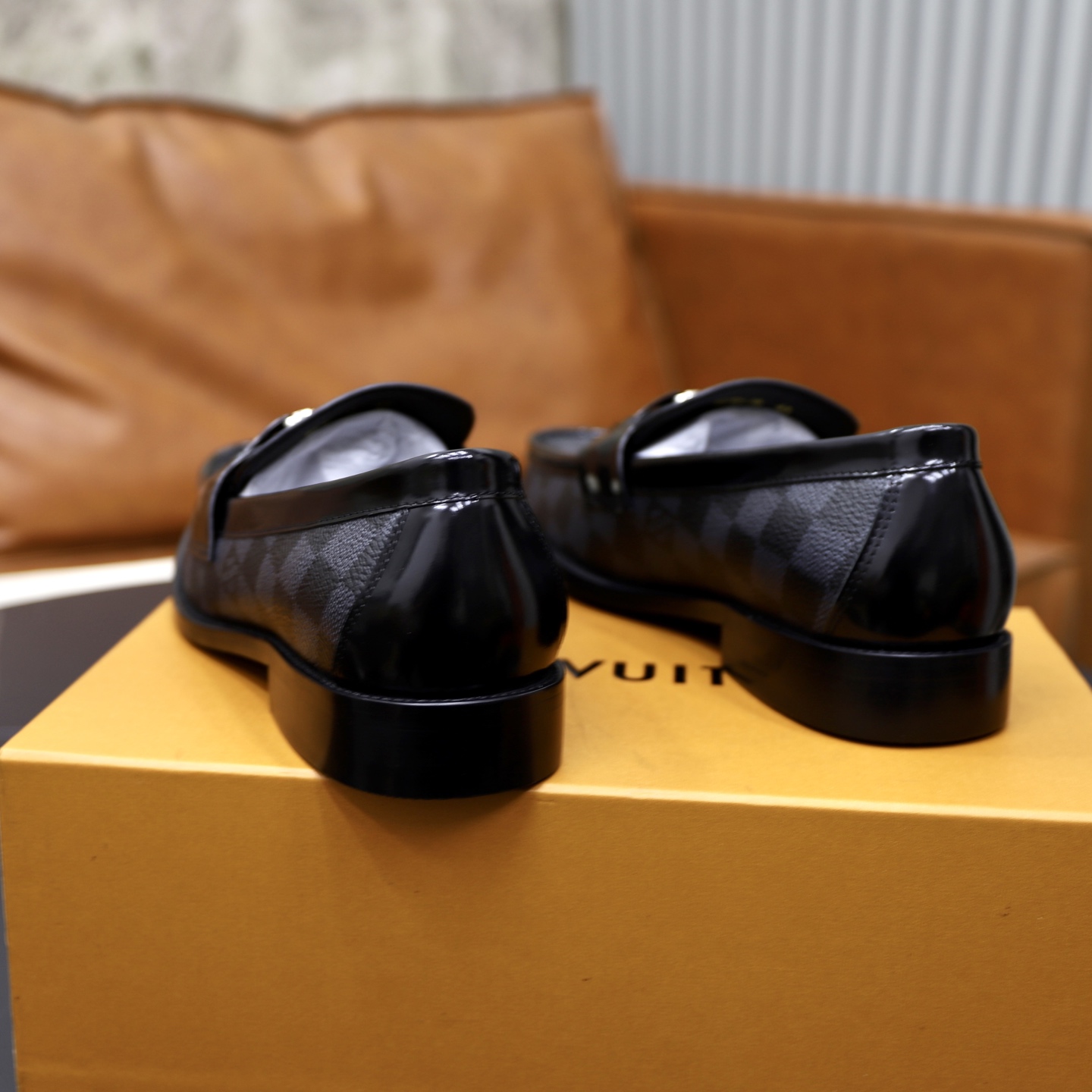 LV shoe