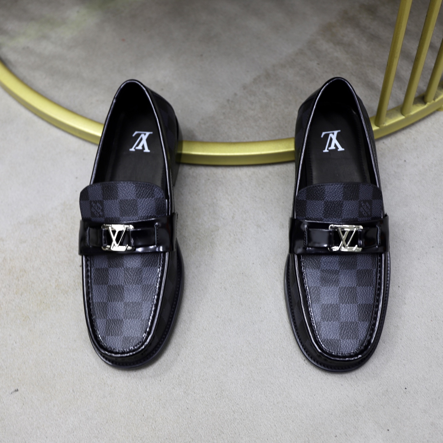 LV shoe
