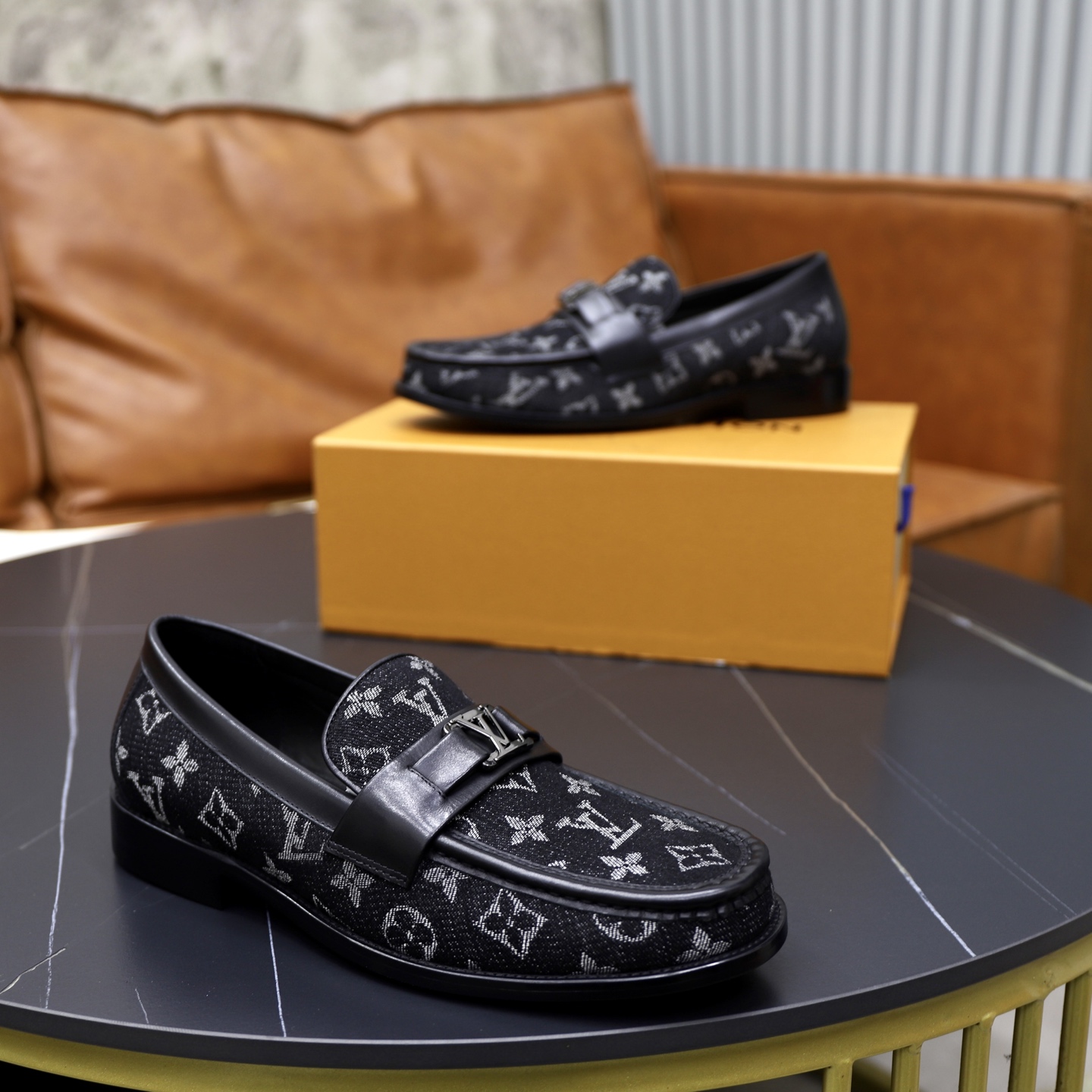 LV shoe